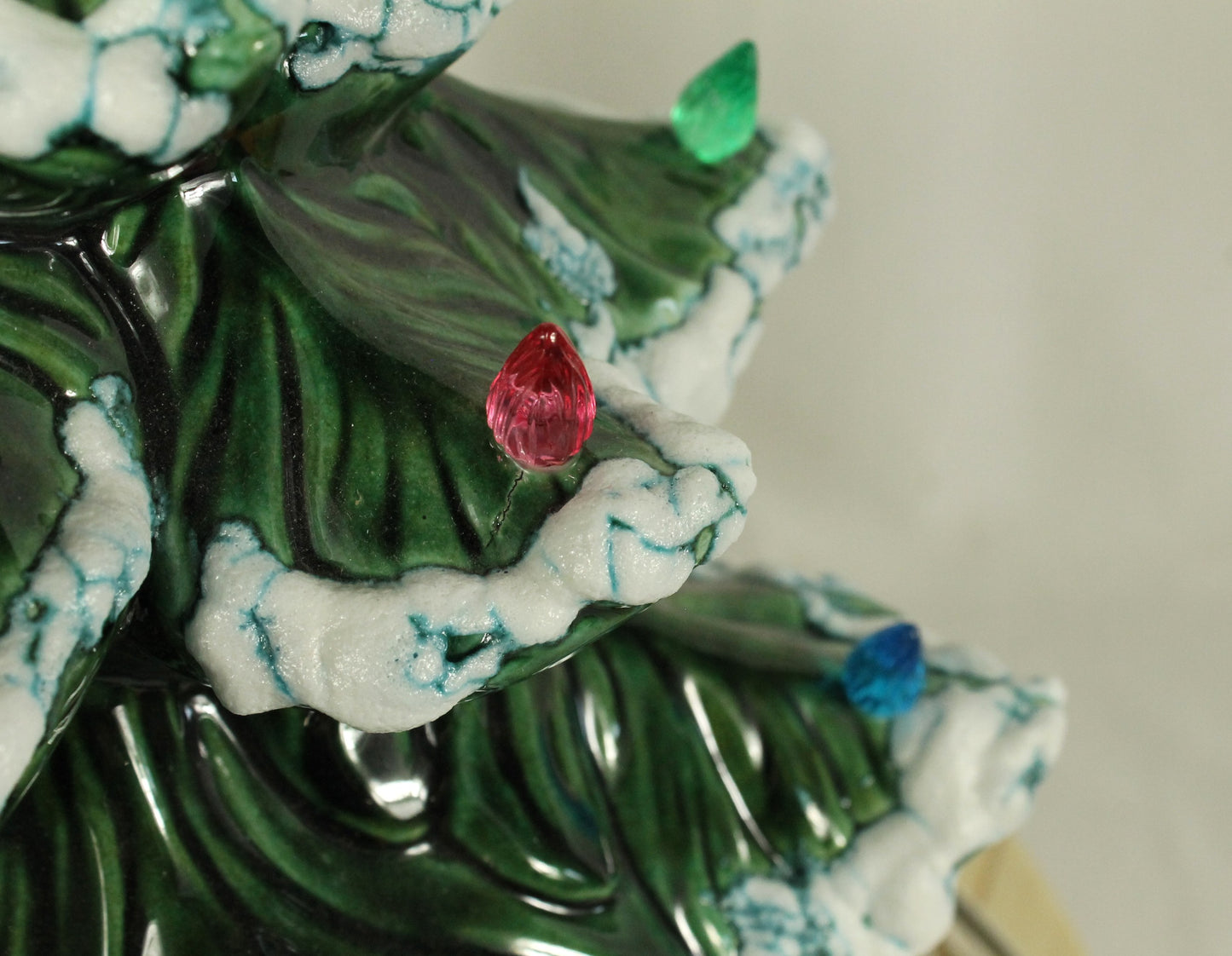 Vintage Atlantic Mold Ceramic Musical Christmas Tree - Dated 1979 (19.5" Tall)