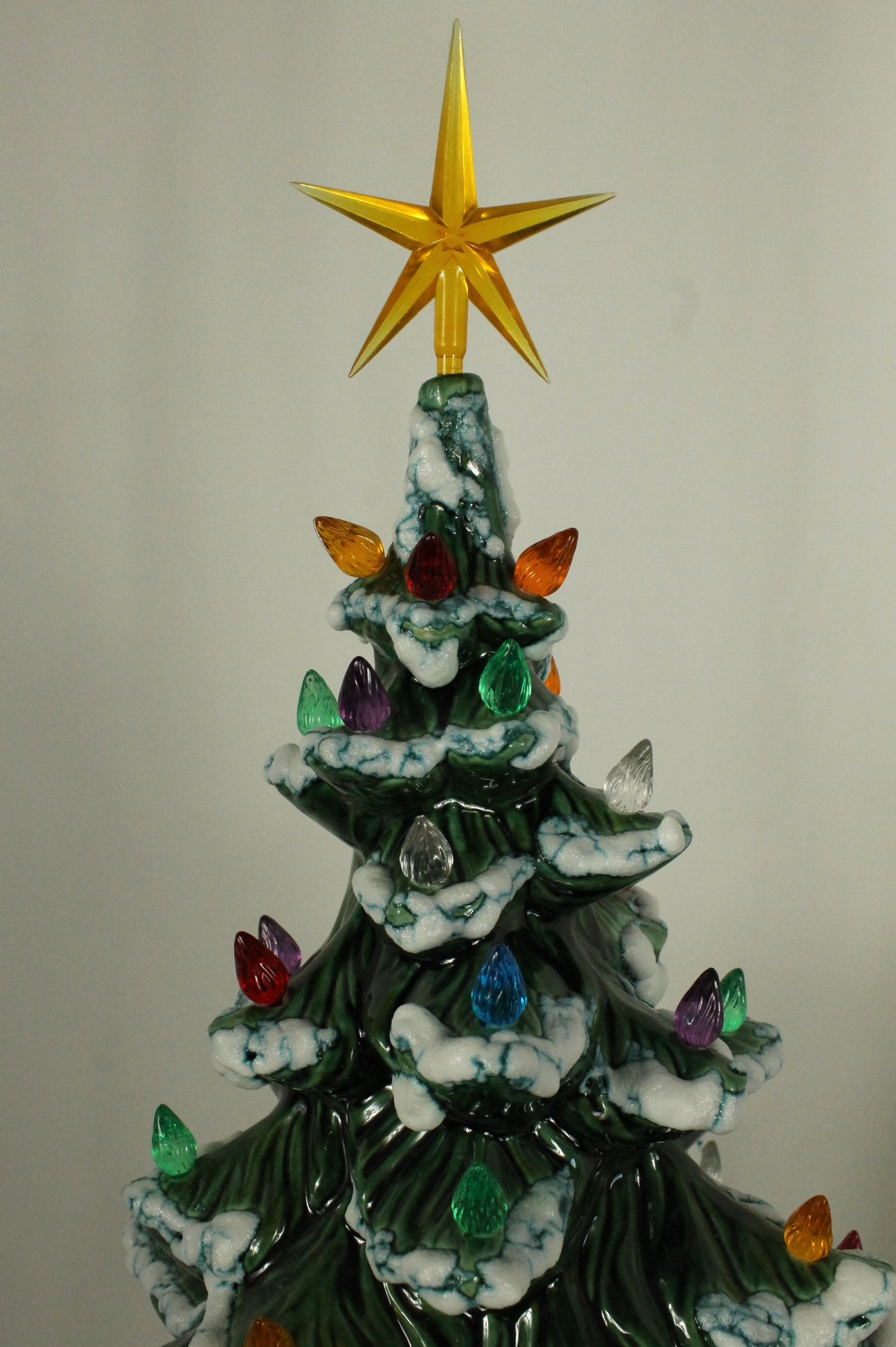 Vintage Atlantic Mold Ceramic Musical Christmas Tree - Dated 1979 (19.5" Tall)