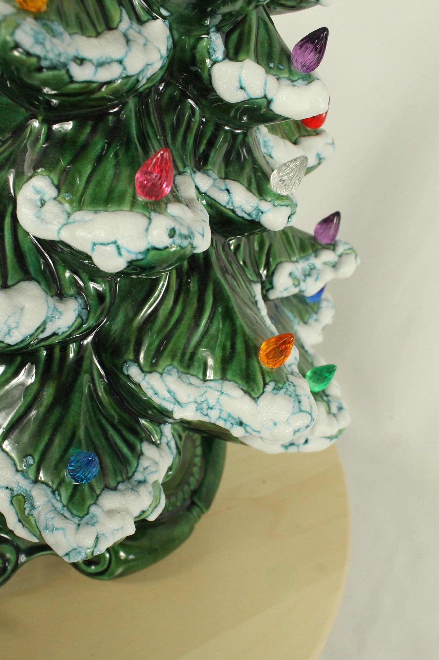 Vintage Atlantic Mold Ceramic Musical Christmas Tree - Dated 1979 (19.5" Tall)