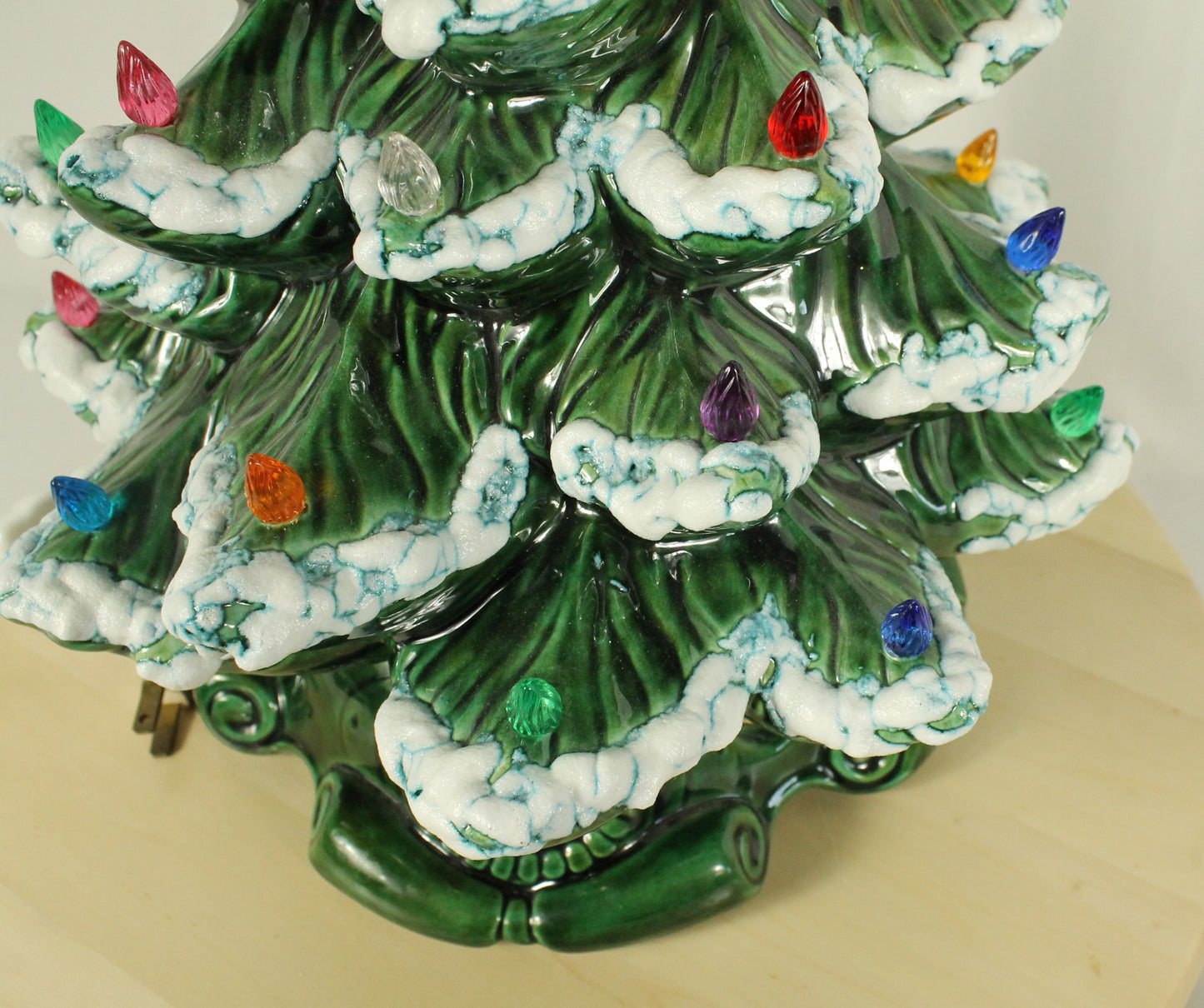 Vintage Atlantic Mold Ceramic Musical Christmas Tree - Dated 1979 (19.5" Tall)