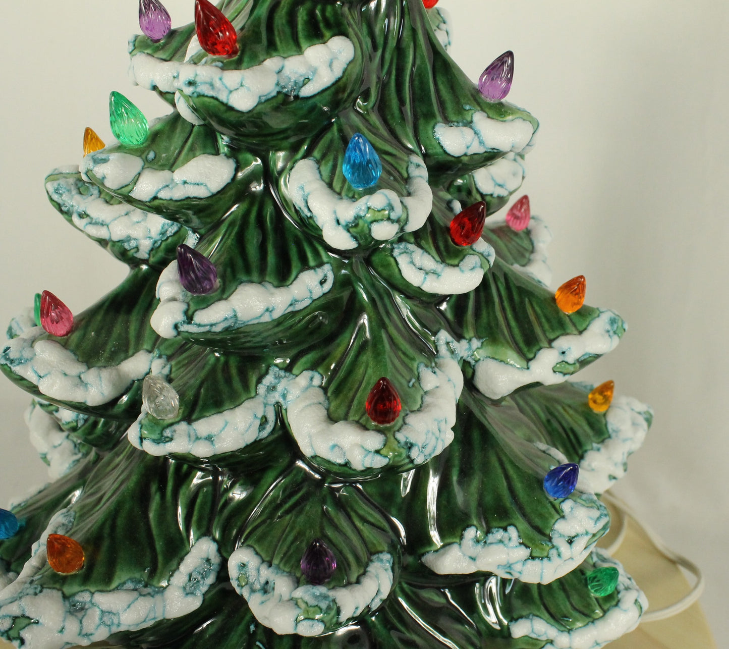 Vintage Atlantic Mold Ceramic Musical Christmas Tree - Dated 1979 (19.5" Tall)