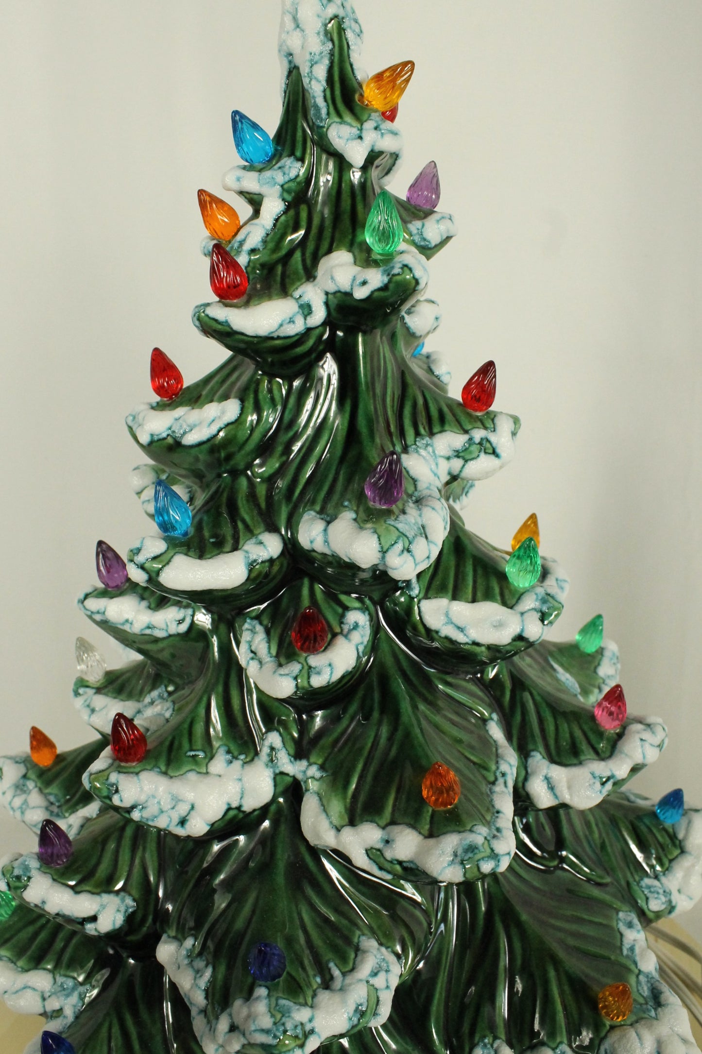 Vintage Atlantic Mold Ceramic Musical Christmas Tree - Dated 1979 (19.5" Tall)