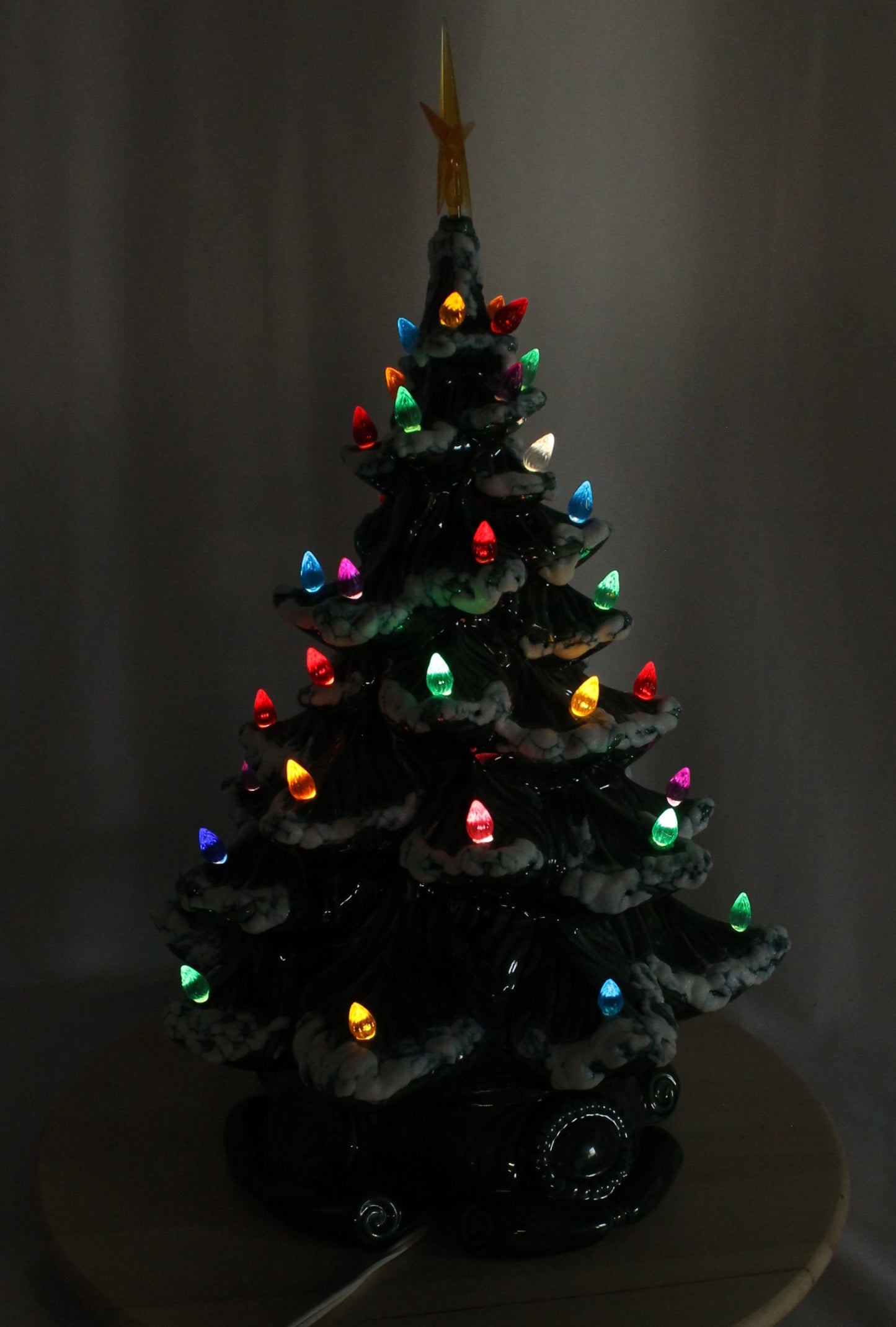 Vintage Atlantic Mold Ceramic Musical Christmas Tree - Dated 1979 (19.5" Tall)