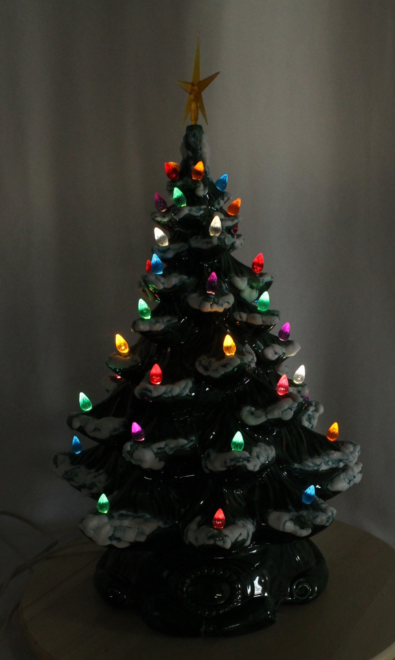 Vintage Atlantic Mold Ceramic Musical Christmas Tree - Dated 1979 (19.5" Tall)