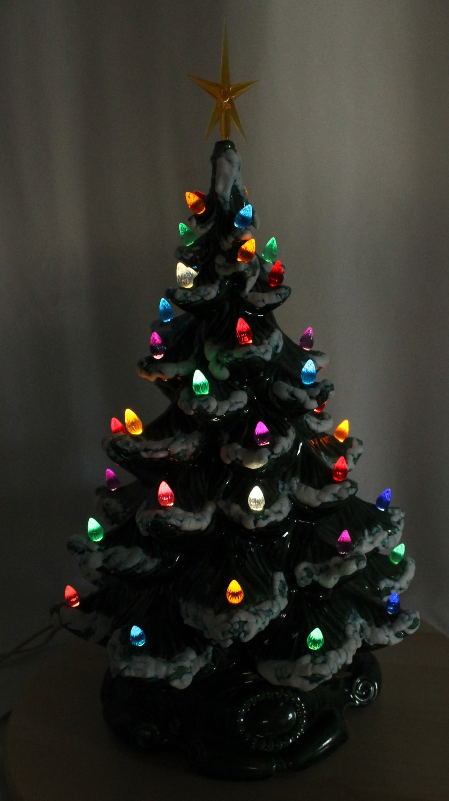 Vintage Atlantic Mold Ceramic Musical Christmas Tree - Dated 1979 (19.5" Tall)