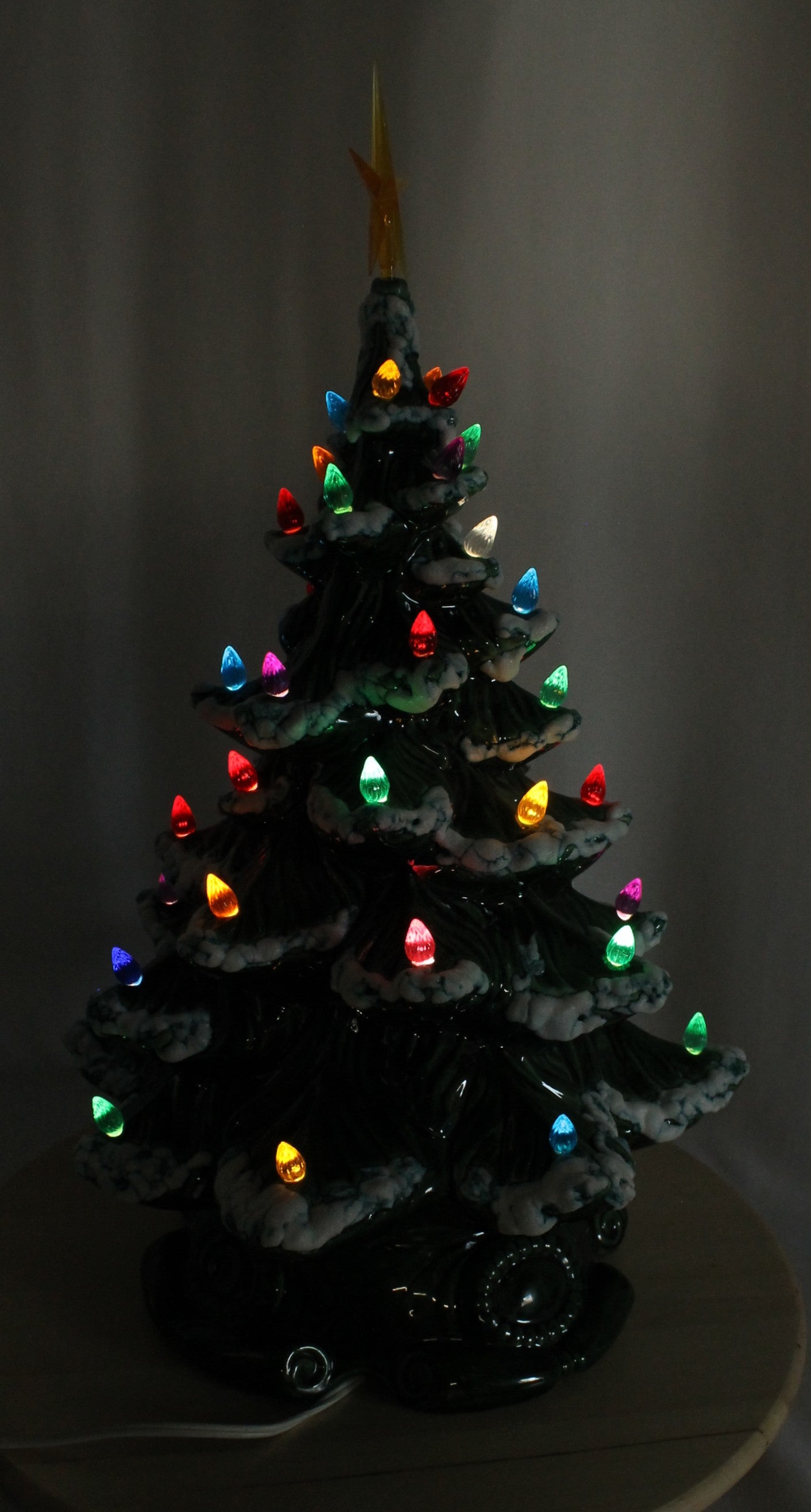 Vintage Atlantic Mold Ceramic Musical Christmas Tree - Dated 1979 (19.5" Tall)