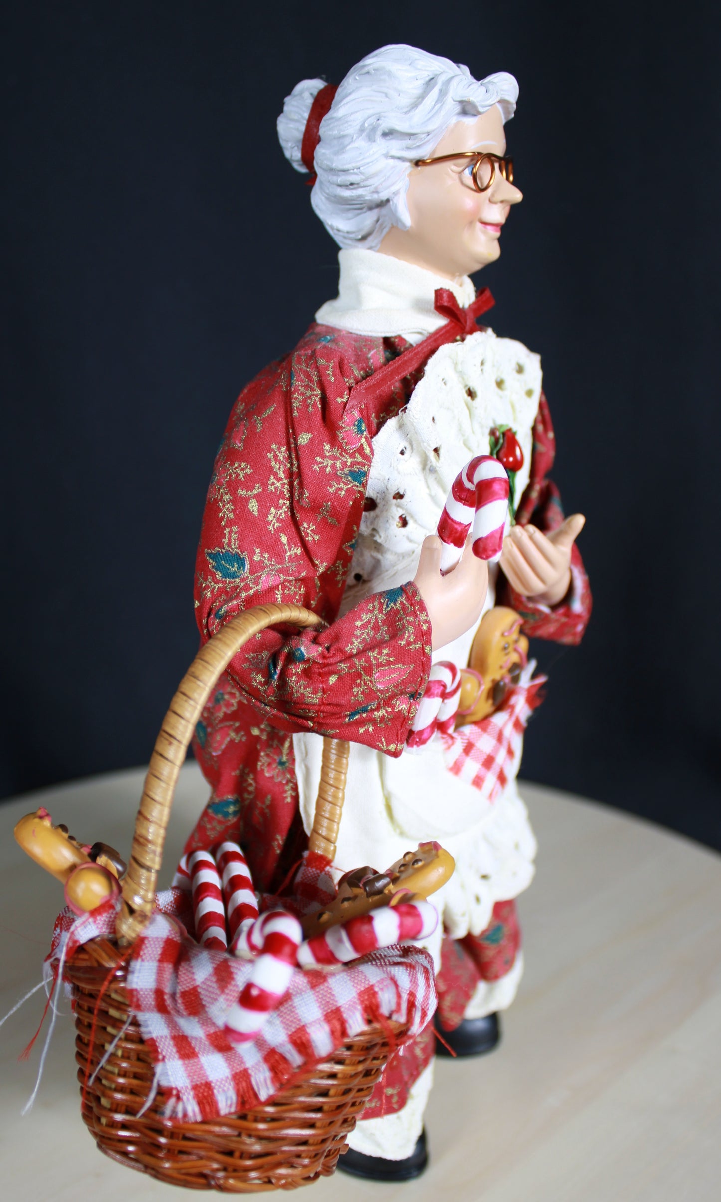 Heirloom Christmas Village: Kirkland Signature 11-Piece Fabric Mâché Santa Photo Scene
