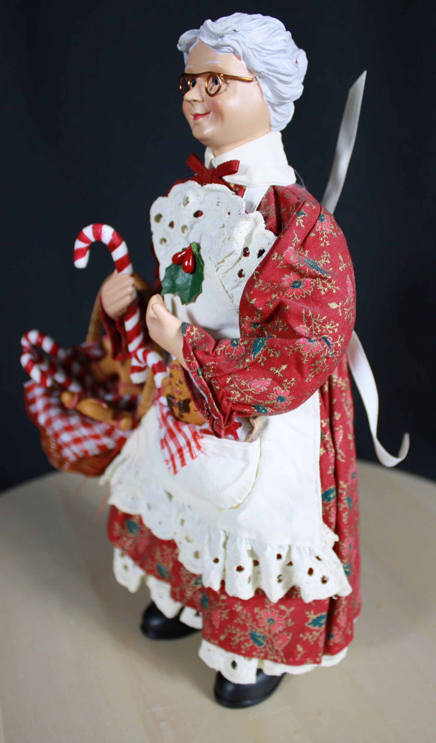 Heirloom Christmas Village: Kirkland Signature 11-Piece Fabric Mâché Santa Photo Scene