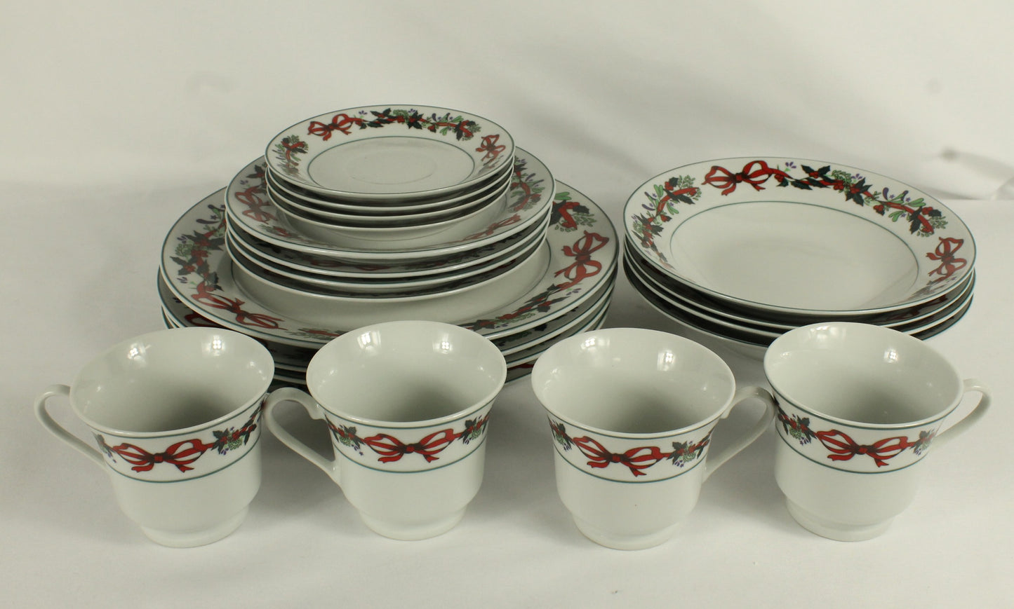 Raquel Breane 20pc Dish Set