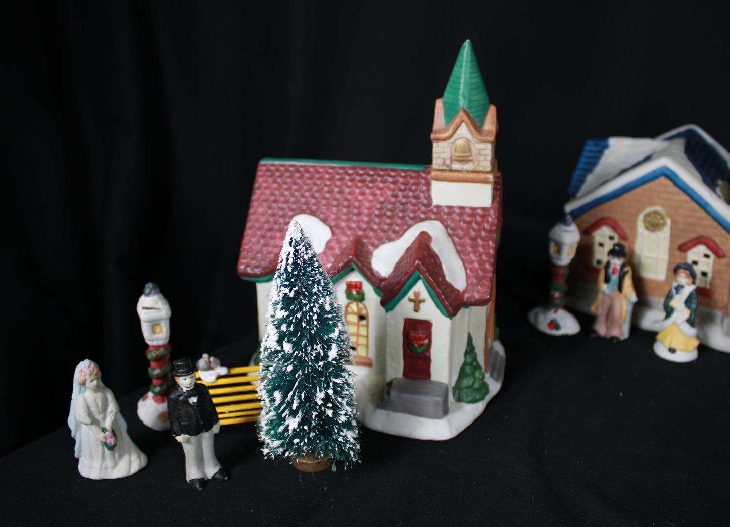 Instant Victorian Christmas Village! 5 Zellers Lighted Ceramic Sets (Open Boxes)
