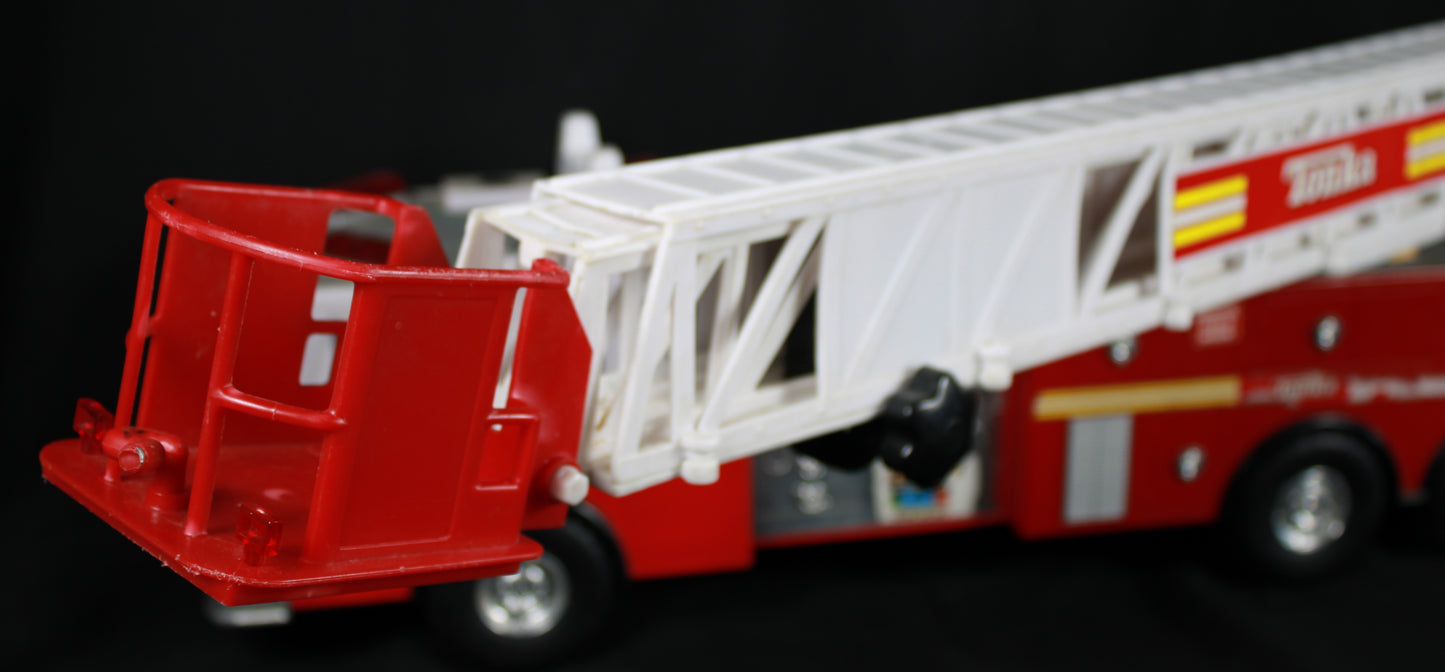 Tonka Hasbro Fire Rescue Motorized Aerial Ladder Truck #03473