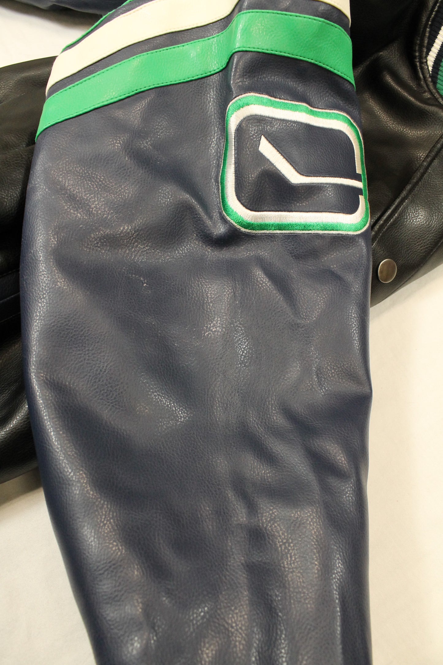 Vancouver Canucks Leather Jacket Size XL