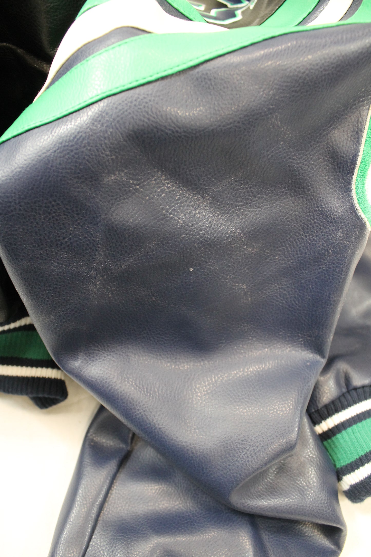 Vancouver Canucks Leather Jacket Size XL