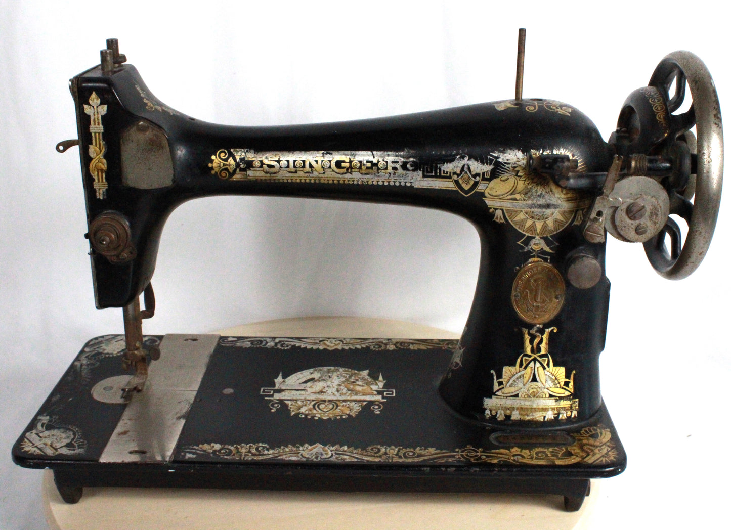 Antique Singer Model 128 Sewing Machine Serial G4392592