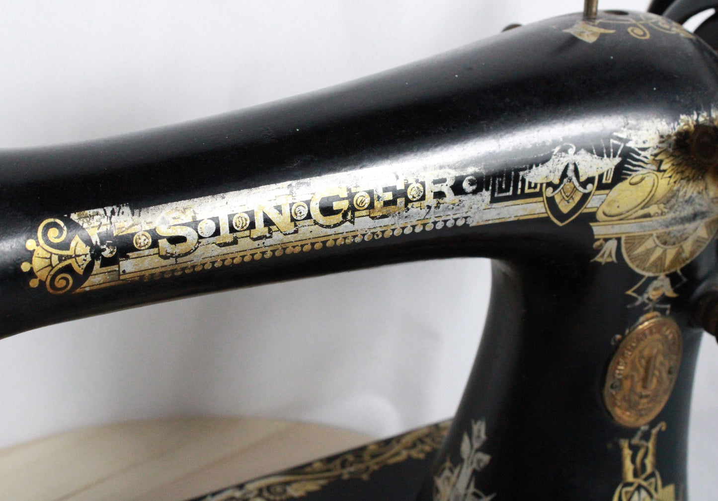Antique Singer Model 128 Sewing Machine Serial G4392592