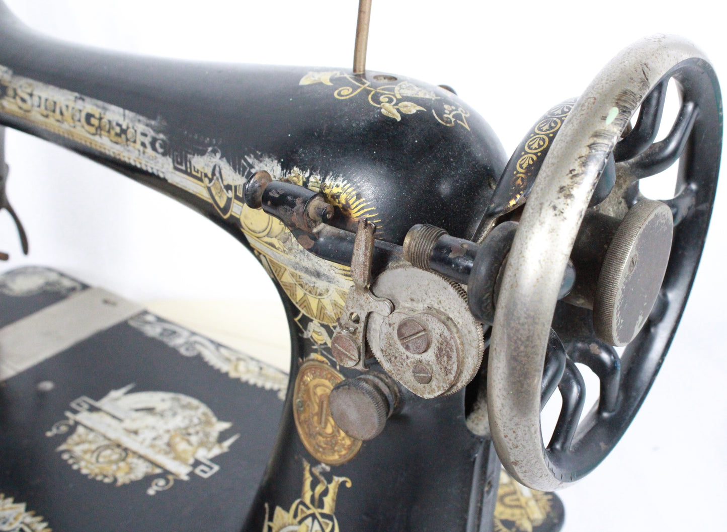 Antique Singer Model 128 Sewing Machine Serial G4392592