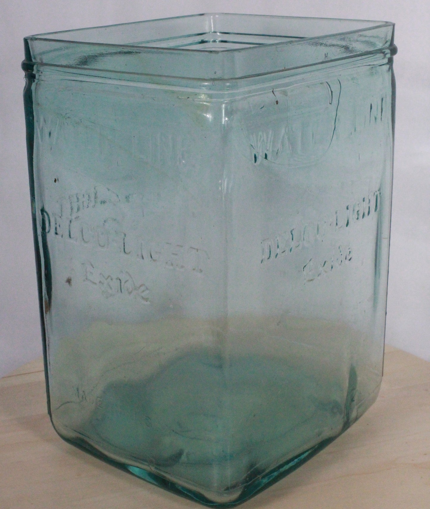 Vintage Aqua Glass Delco-Light Exide Battery