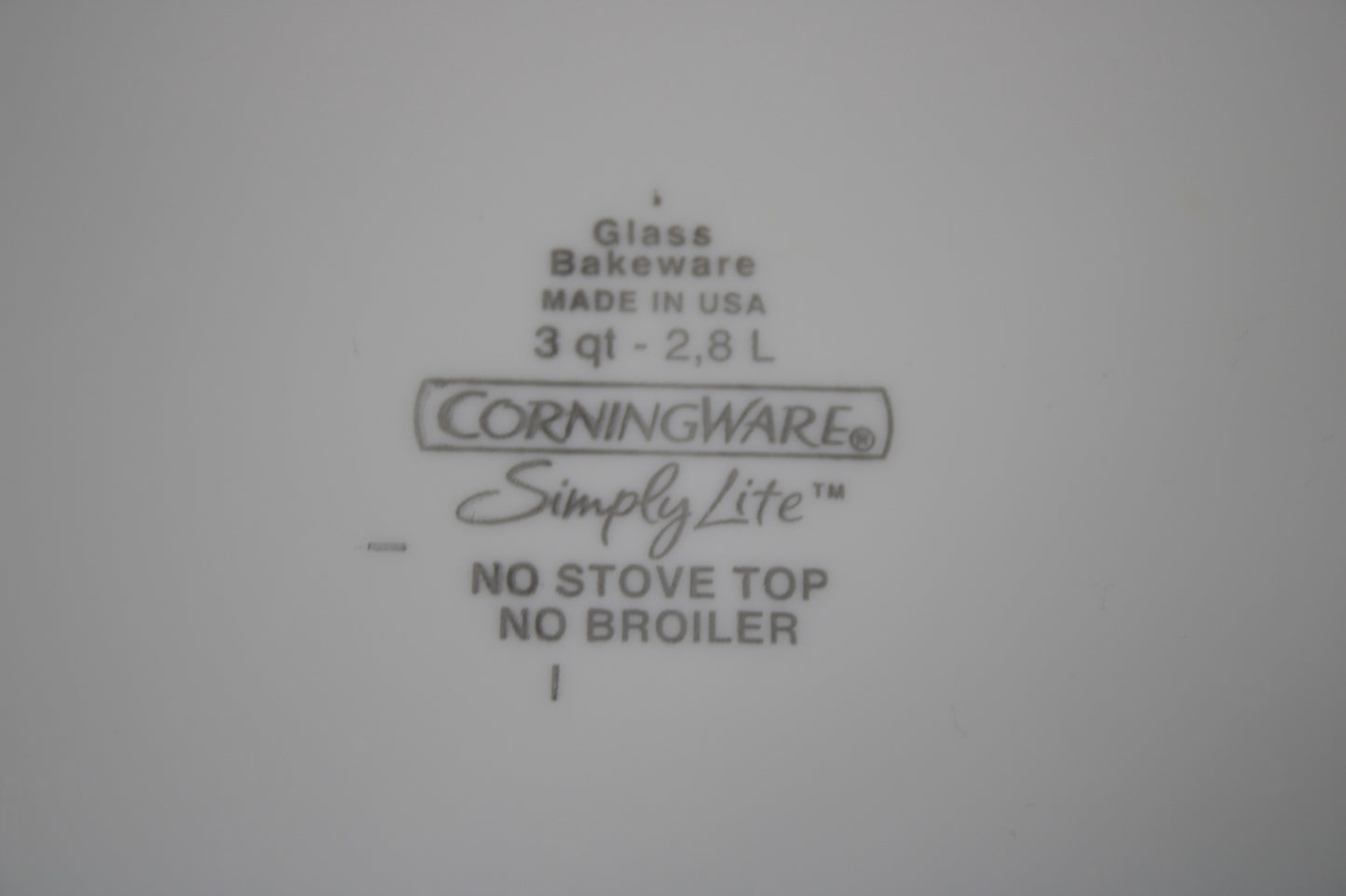 Corning Ware Simply Lite 3-Quart Square White Glass Bakeware Casserole Dish