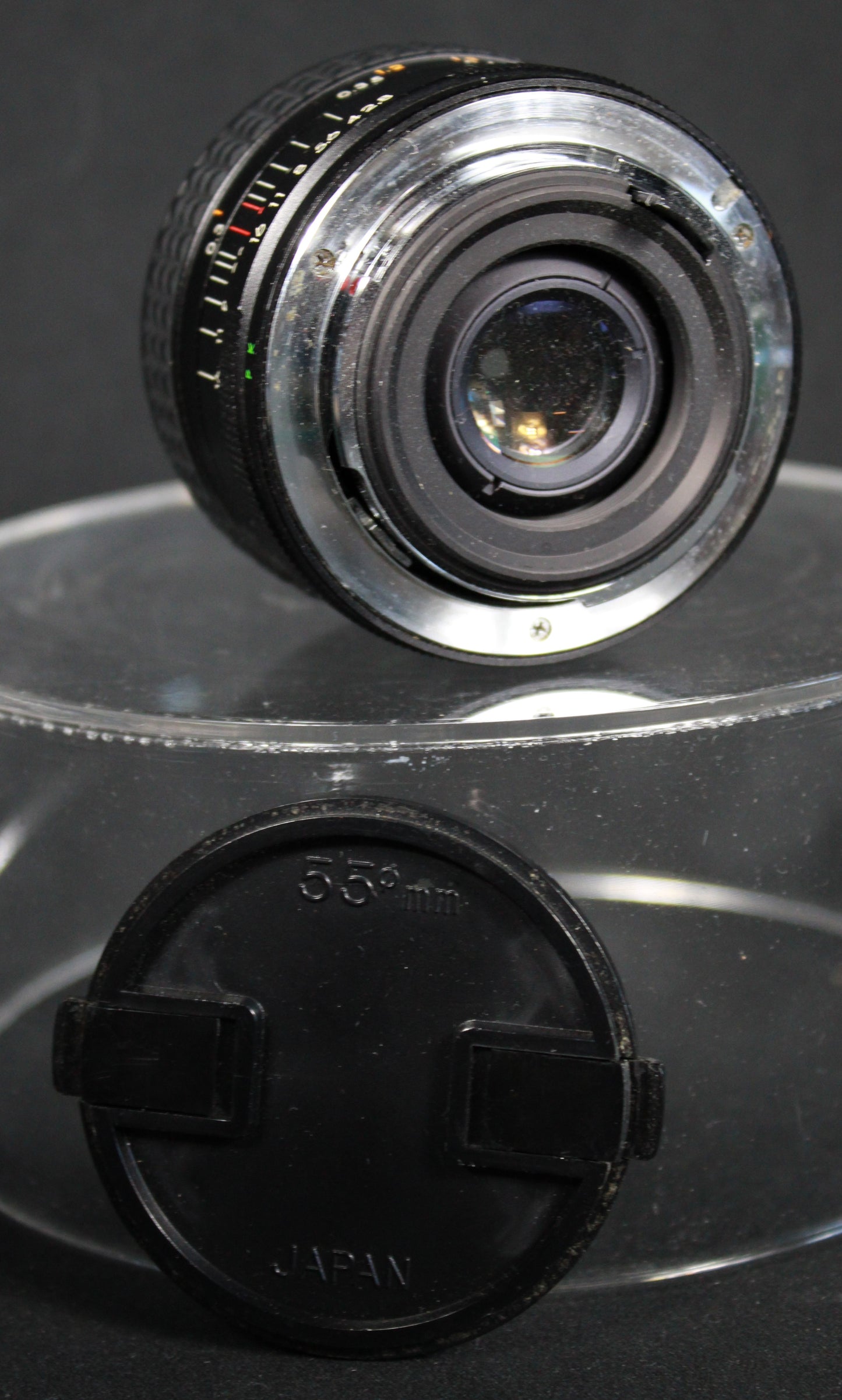 Makinnon Multi-Coated 28mm f/2.8 Wide-Angle Lens with 55mm Front Cap