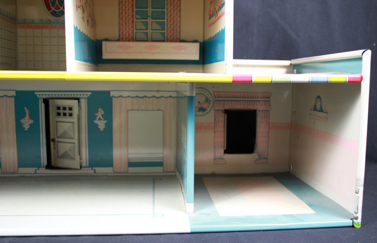 Vintage Marx Litho Tin Dollhouse with Superior Plastic Furniture Lot