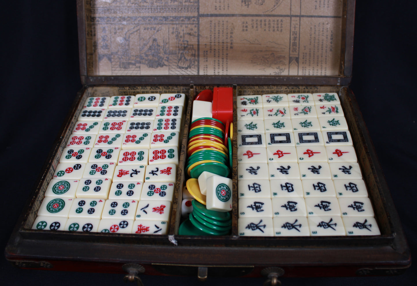 Chinese Mahjong Set with Dragon and Phoenix Embellished Case