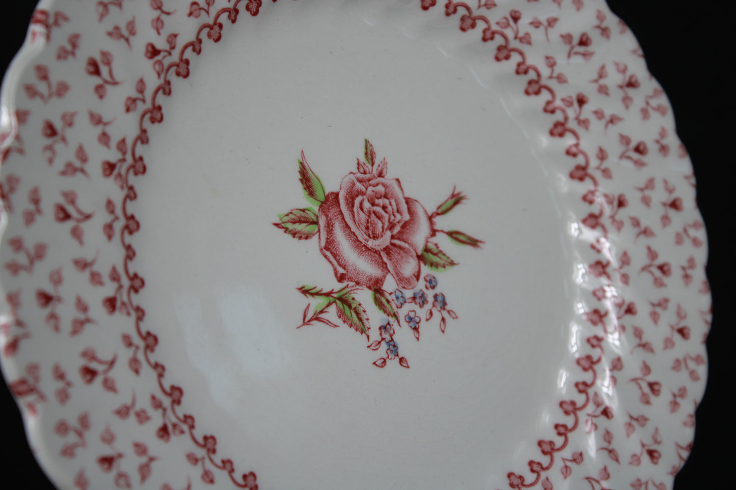 Vintage Johnson Bros Rose Bouquet Dinnerware Set - Made in England