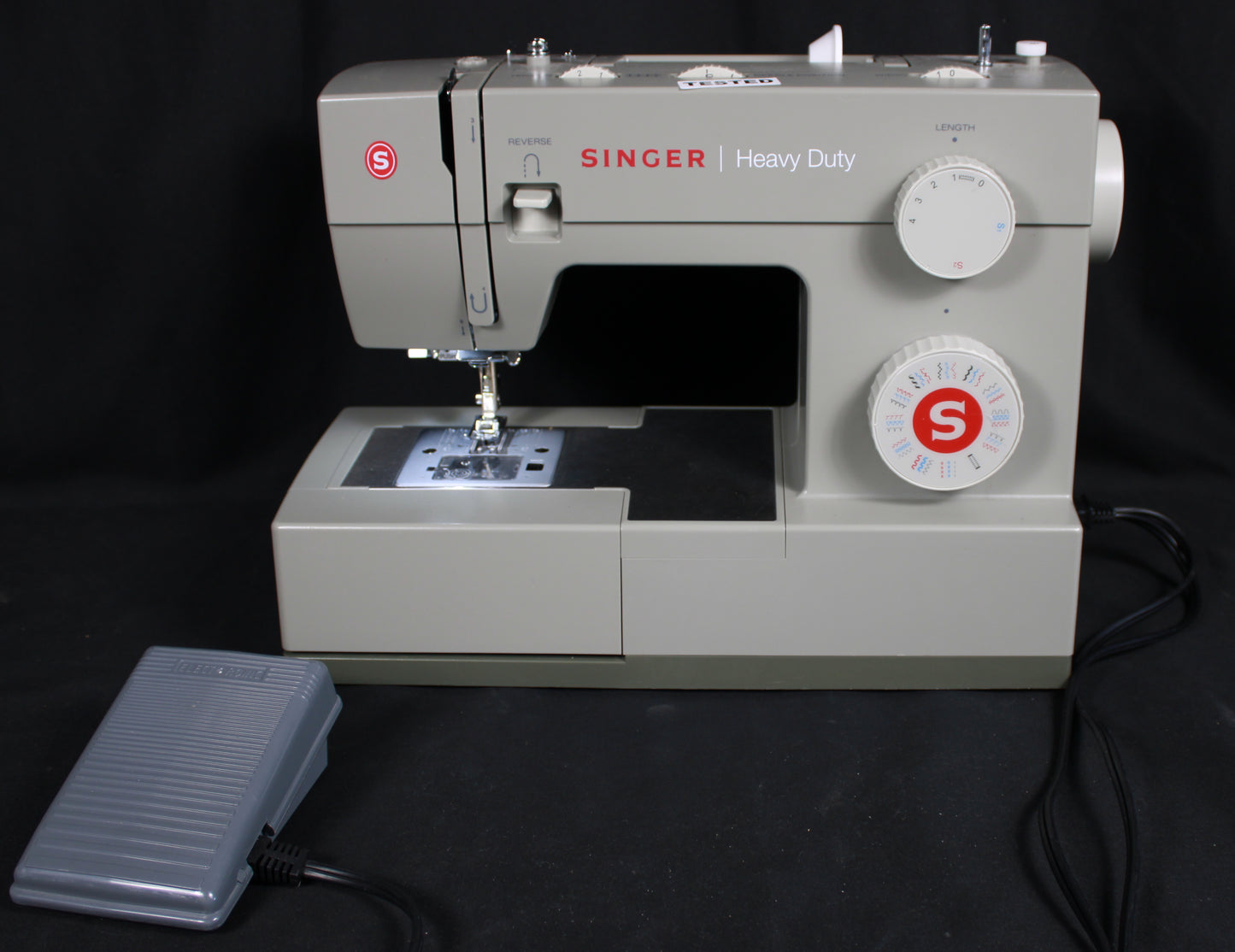 Singer Heavy Duty 4452 Sewing Machine with Foot Pedal and Accessories
