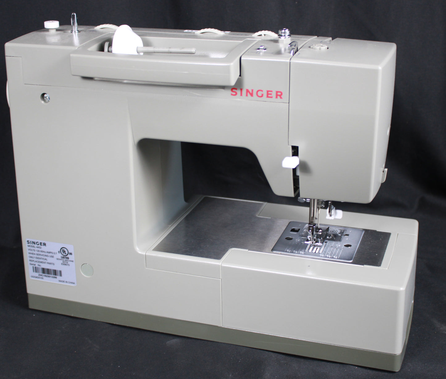 Singer Heavy Duty 4452 Sewing Machine with Foot Pedal and Accessories