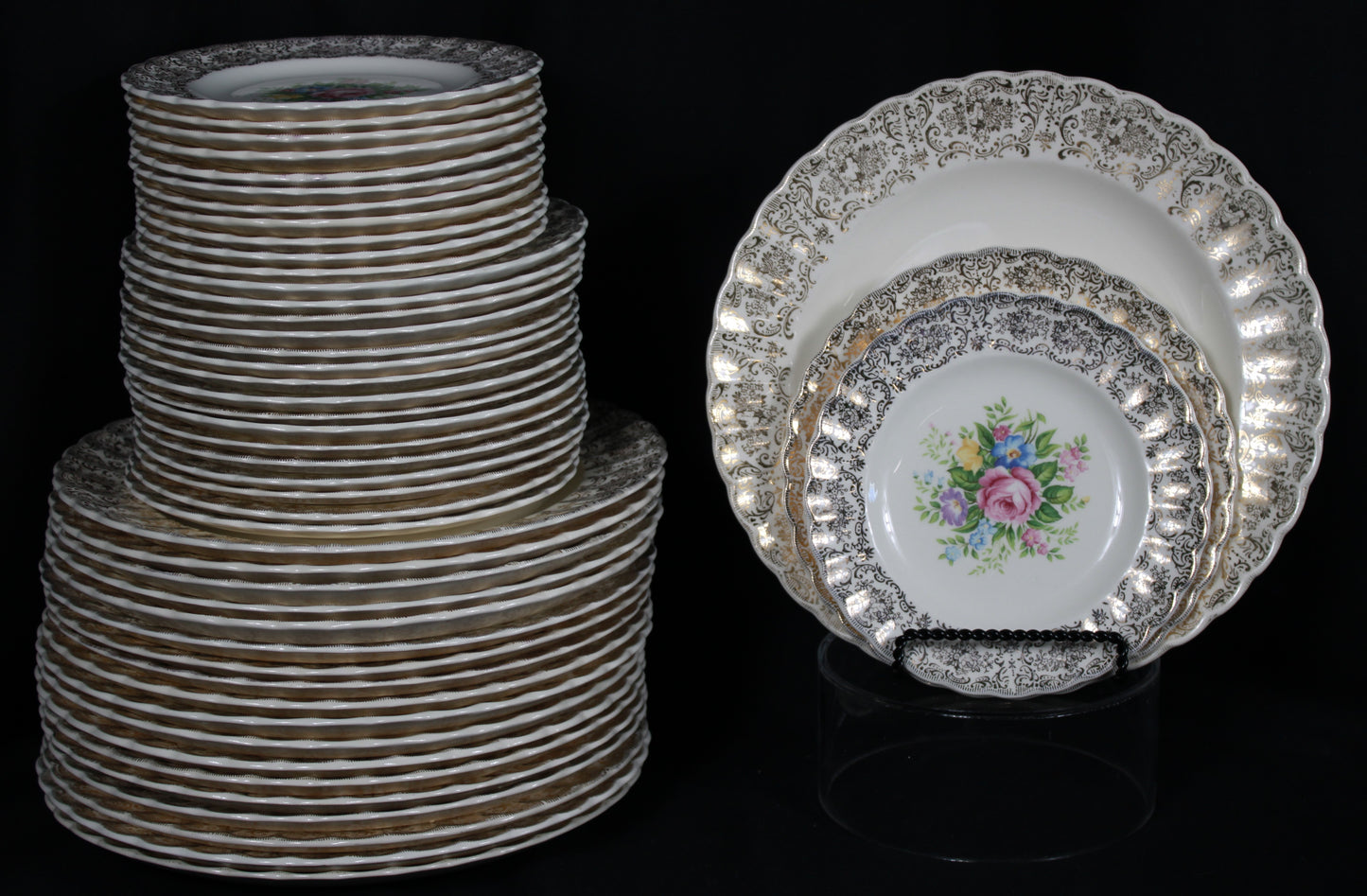 Limoges USA Rosalie Dinnerware Set - Warranted 22K Gold 126pcs