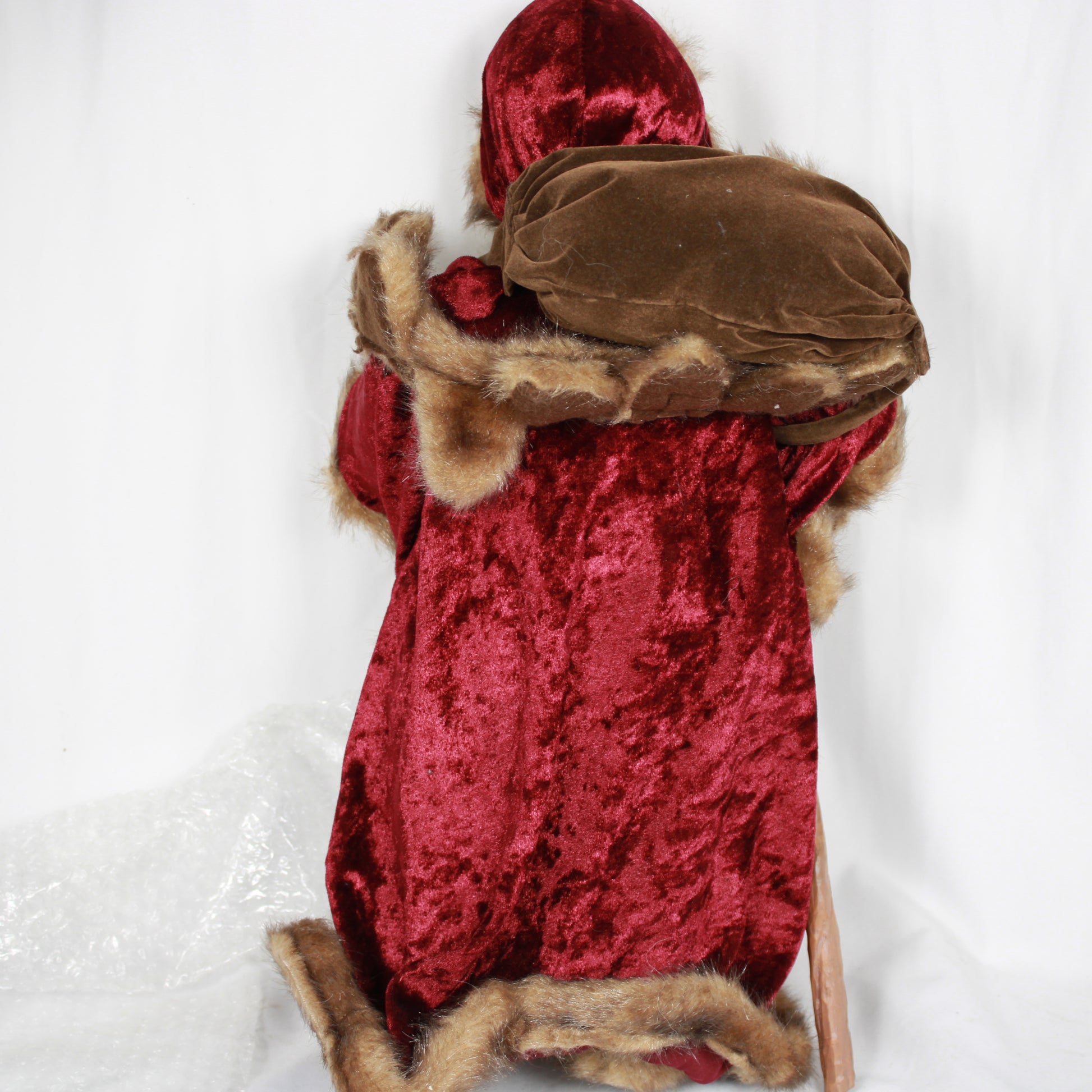 Wilderness Santa Figurine House of Lloyd with Box