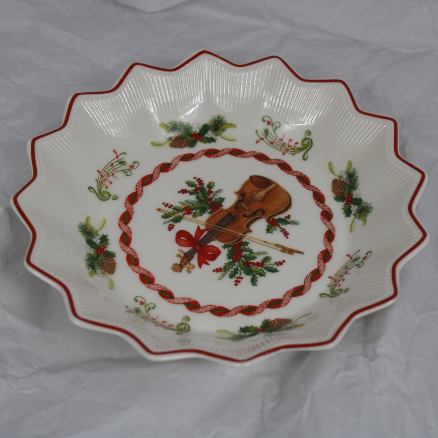 Villeroy & Boch Toy's Fantasy Christmas Violin Plate with Original Box