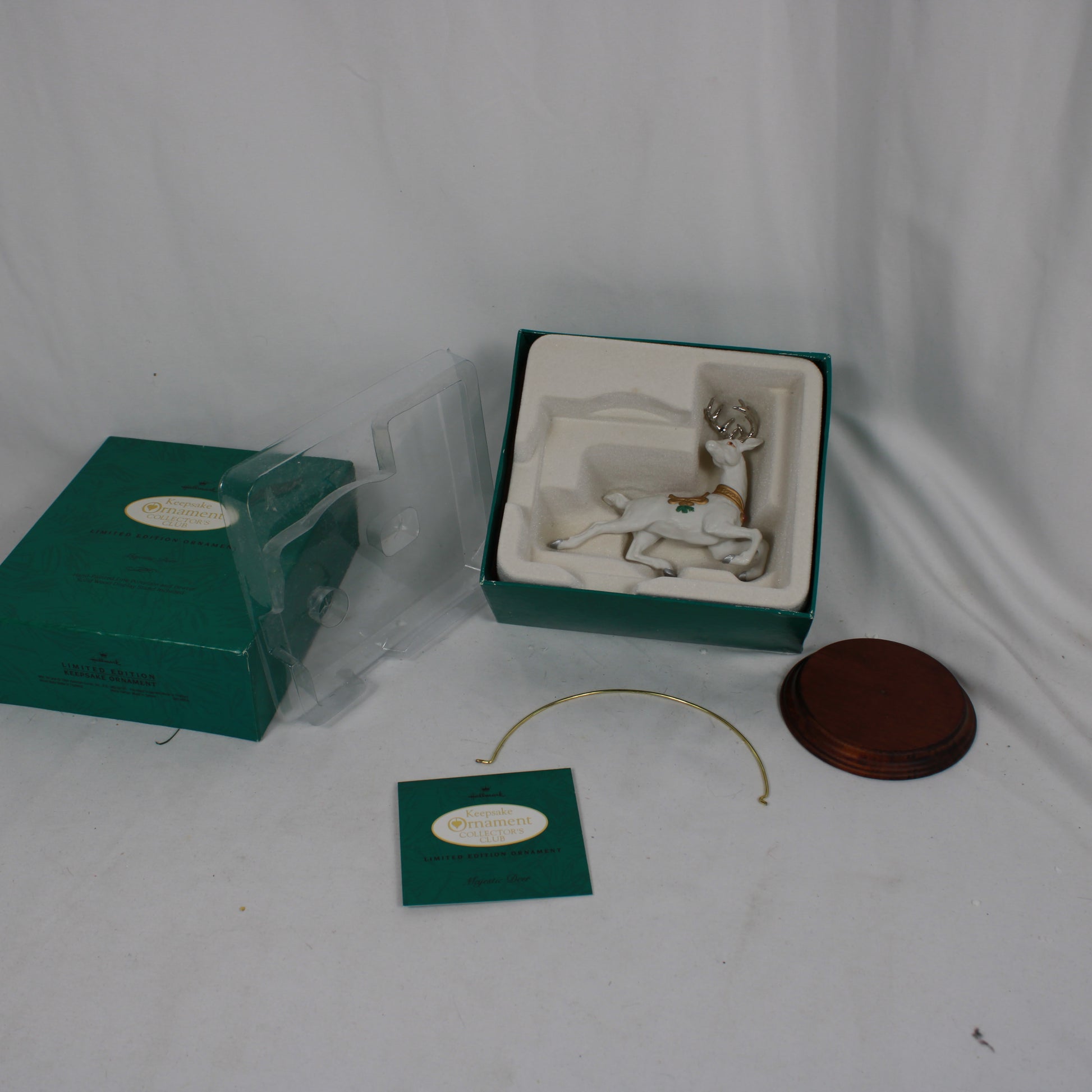1994 Hallmark Keepsake Ornament Majestic Deer