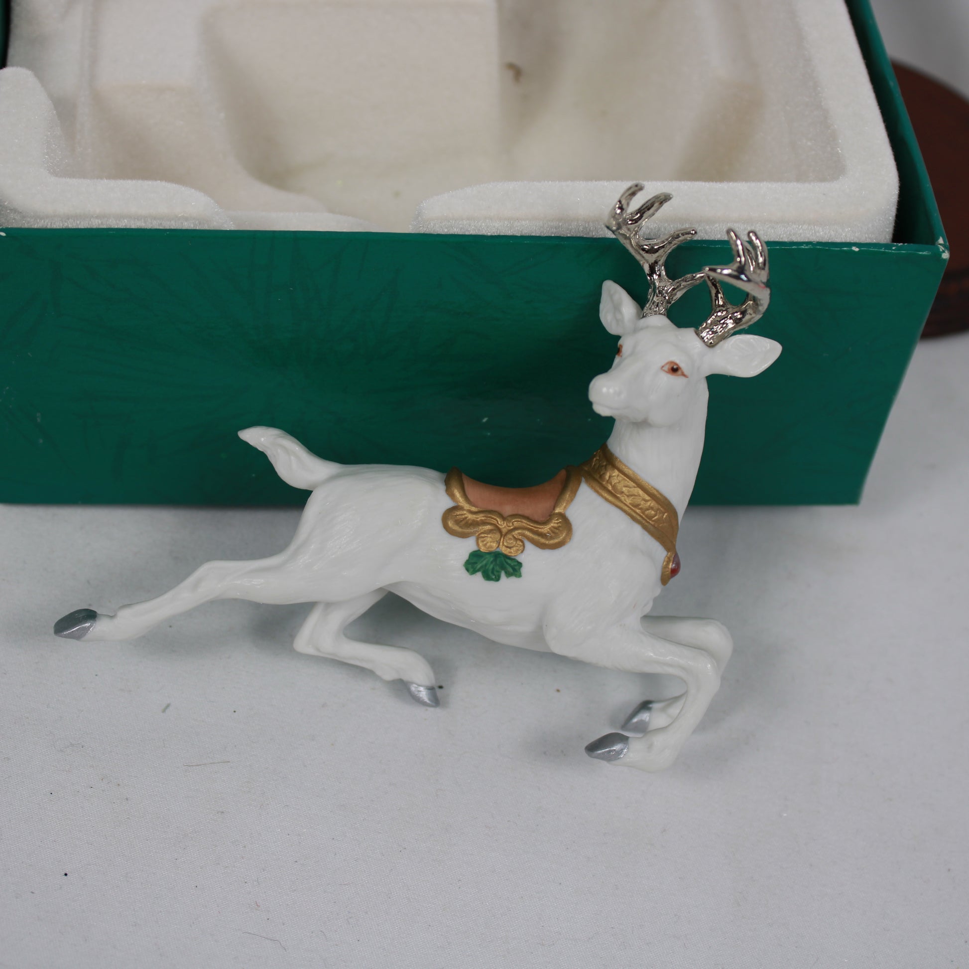 1994 Hallmark Keepsake Ornament Majestic Deer