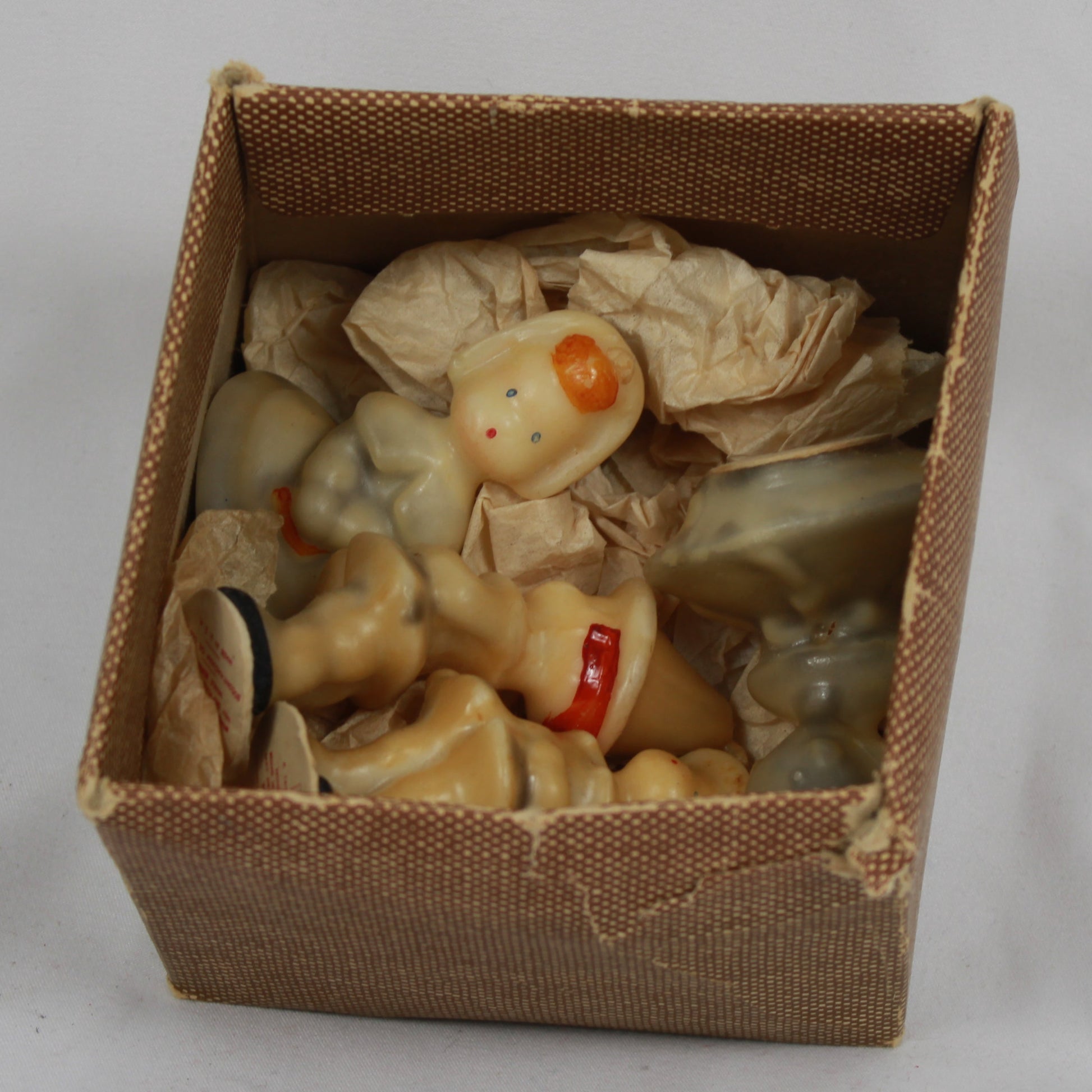 Tavern Candle Pilgrim Figural Thanksgiving Candles