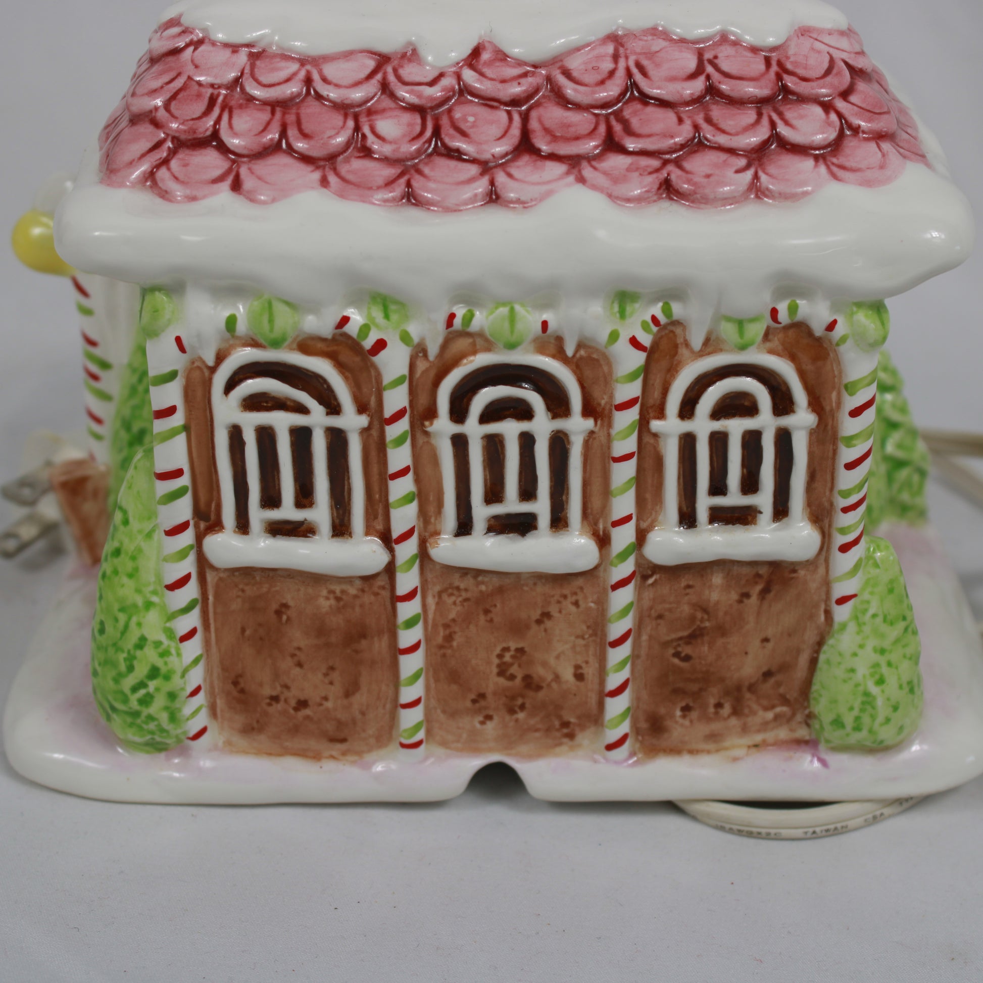 1993 Schmid Gingerbread Junction Lighted Ceramic Christmas Village