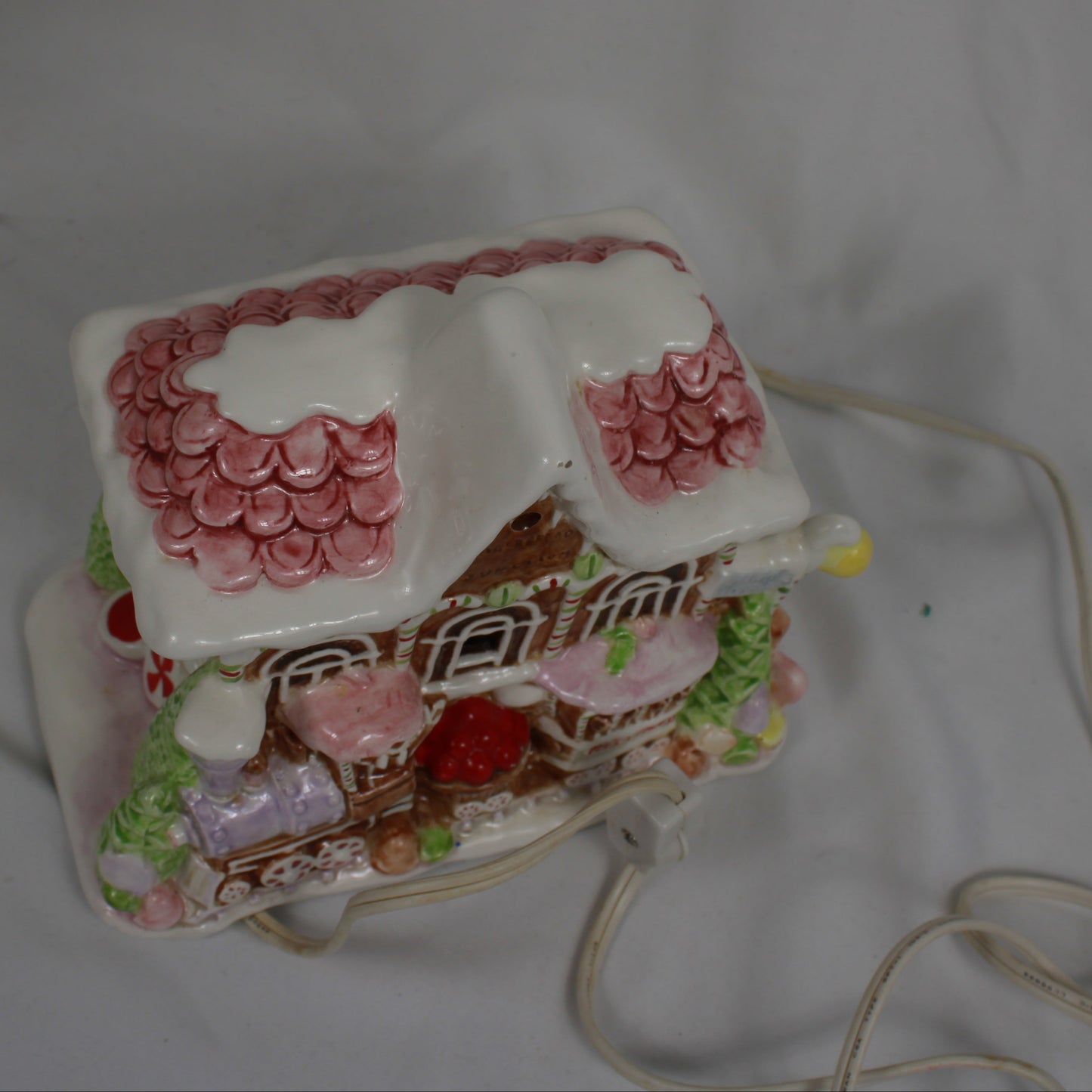 1993 Schmid Gingerbread Junction Lighted Ceramic Christmas Village