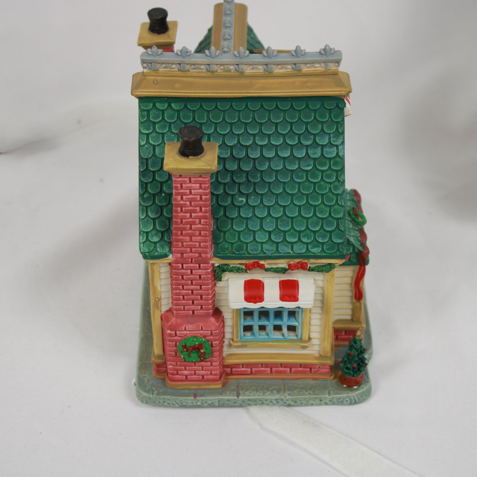 Lemax 2008 Caddington Village Victorian Christmas Shoppe Lighted Building