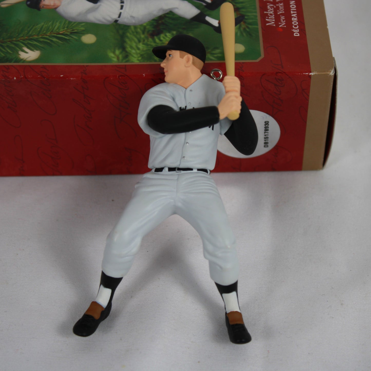 Hallmark Keepsake 2001 Mickey Mantle New York Yankees Christmas Ornament
