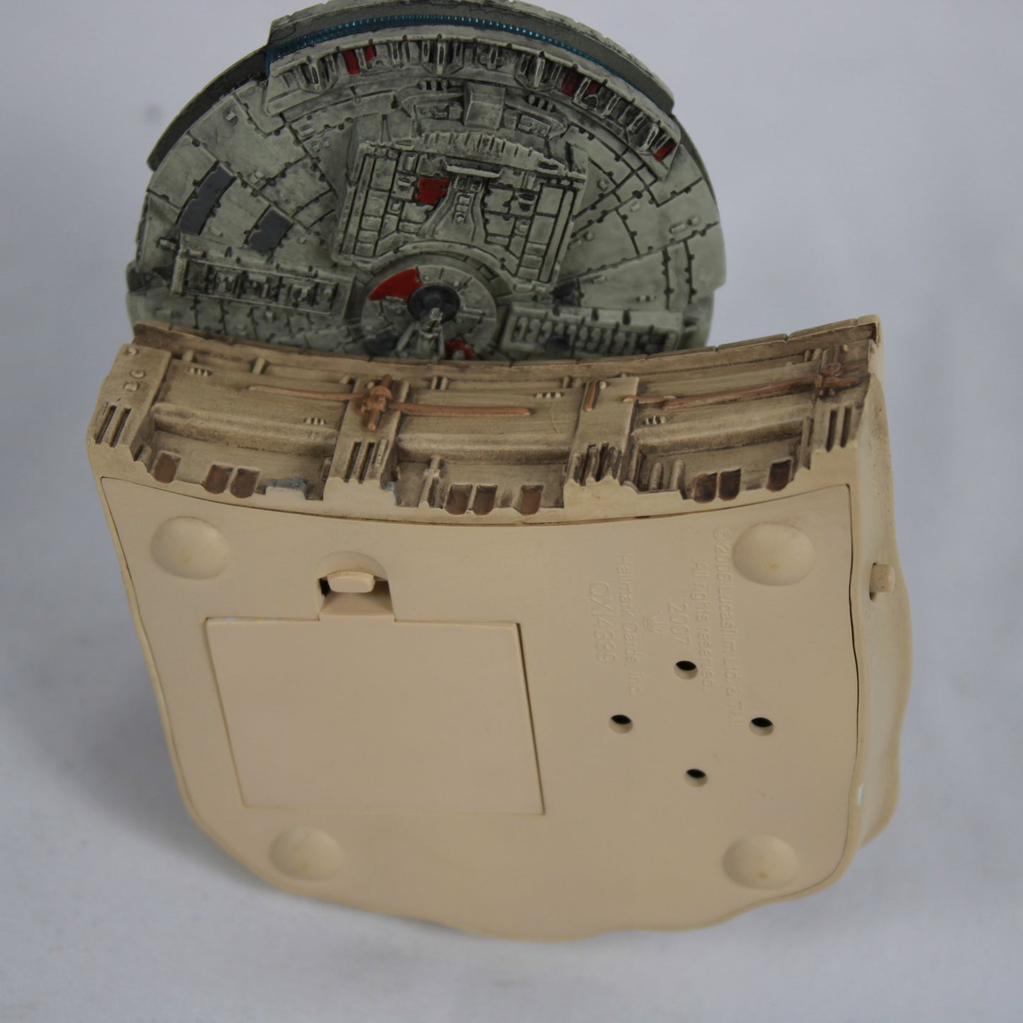 Hallmark Keepsake 2007 Star Wars The Adventure Begins Magic Ornament - Millennium Falcon Tatooine Escape