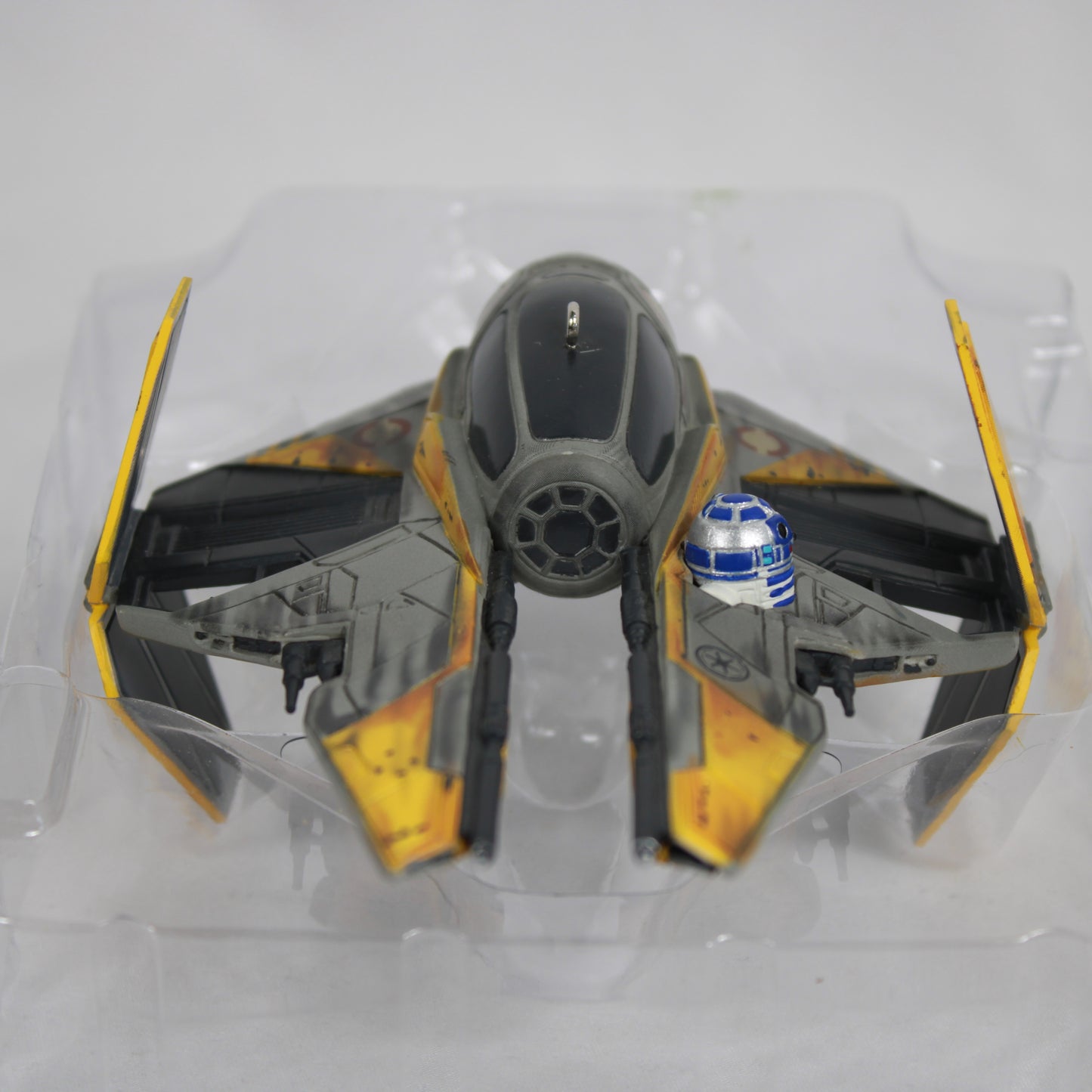 Hallmark Keepsake 2005 Star Wars Anakin Skywalker's Jedi Starfighter Magic Ornament