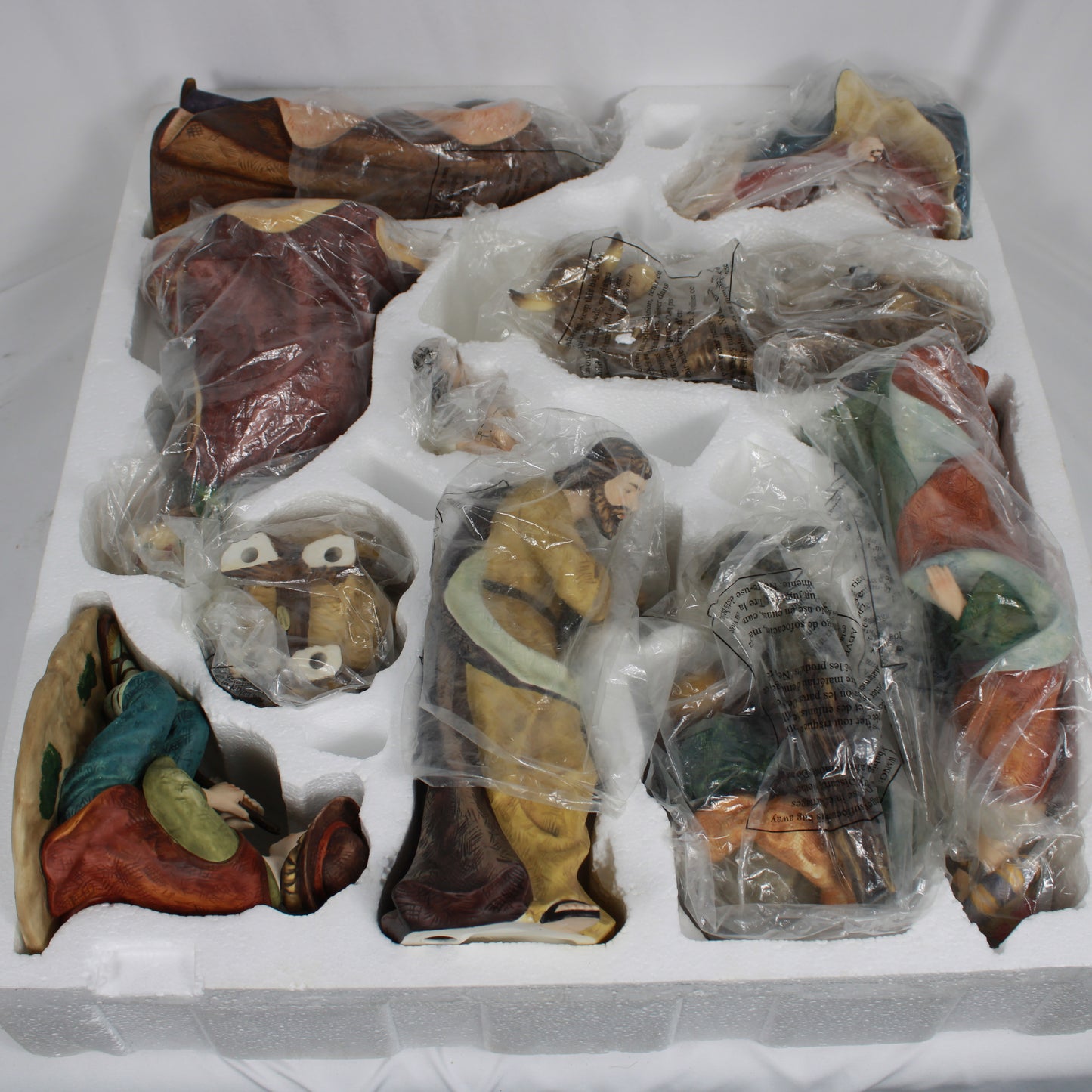 Member's Mark Holiday Collection 2007 Hand Painted 10 Piece Fine Porcelain Nativity Set