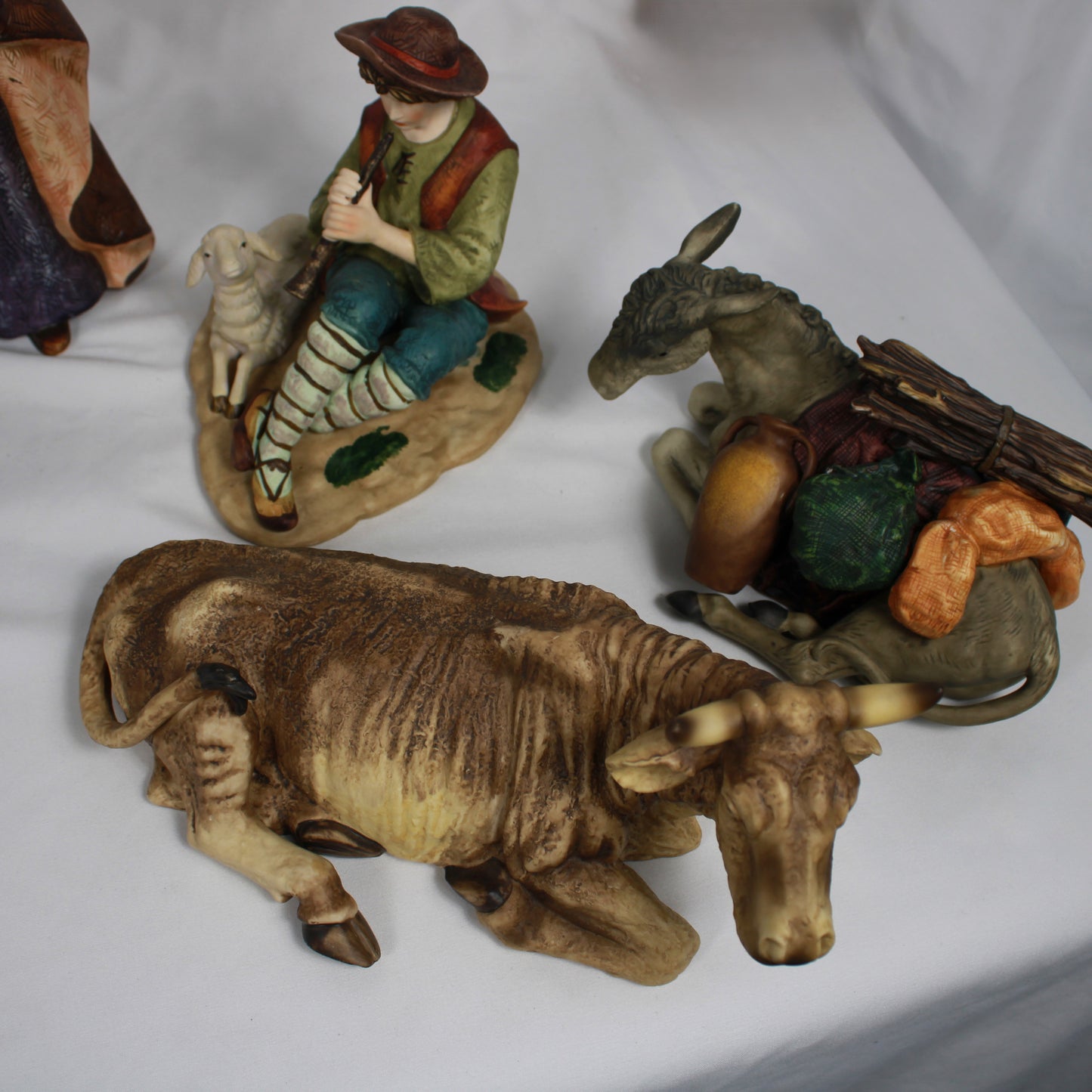 Member's Mark Holiday Collection 2007 Hand Painted 10 Piece Fine Porcelain Nativity Set