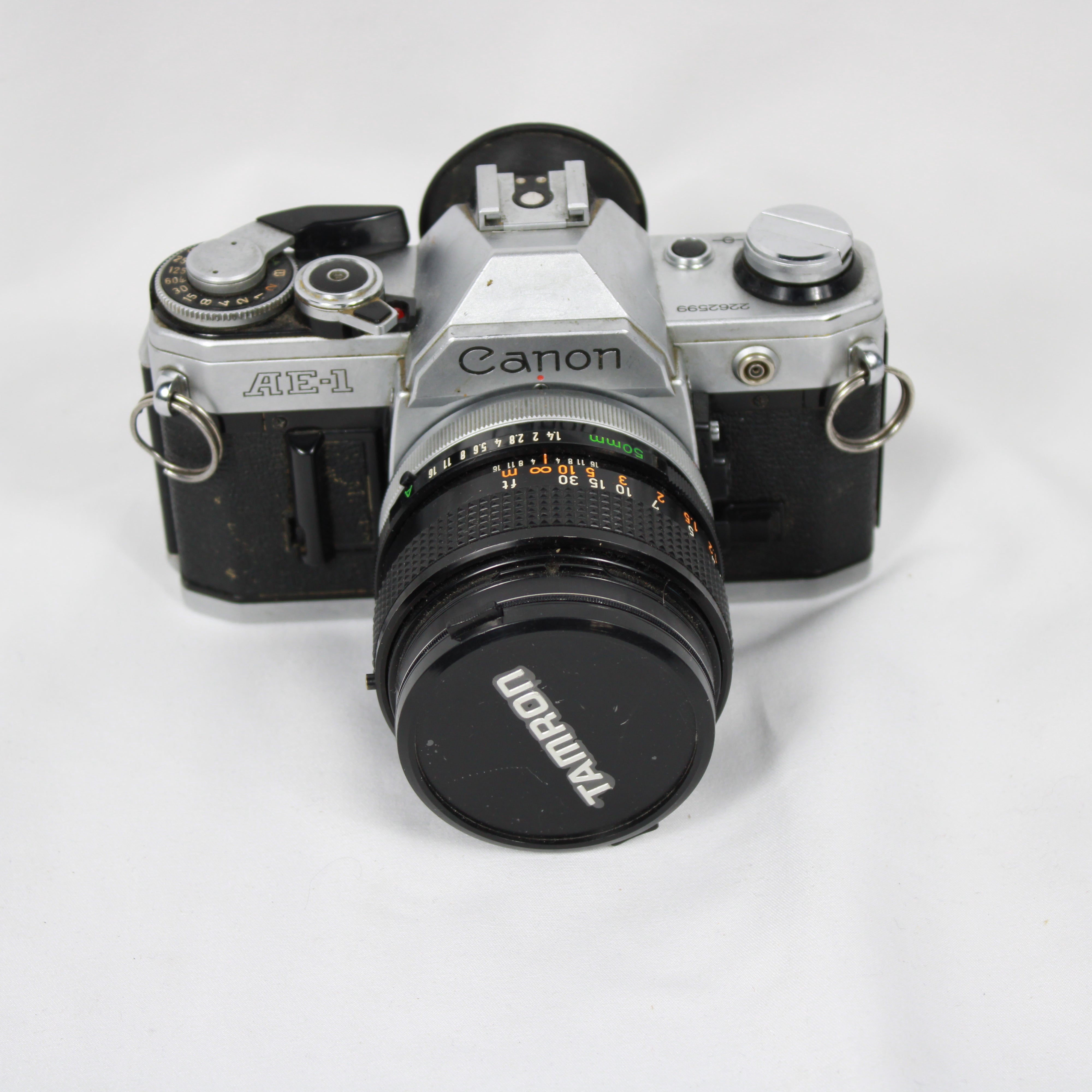 Canon AE-1 FD 50mm F1.8 フィルムカメラ Canon AE-1 35mm SLR Film Camera Body with Canon FD 50mm Lens