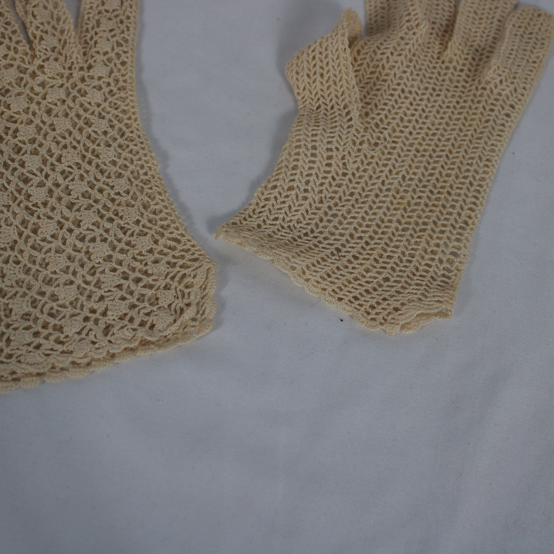 Cream Crochet Cotton Lace Gloves - Short Wrist-Length Dress Accessories