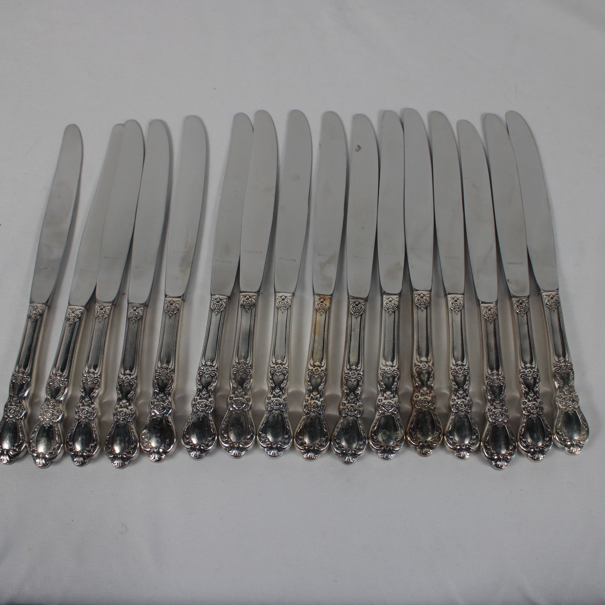 1847 Rogers Bros Heritage Silver plate Flatware Set 0f 131 Pcs