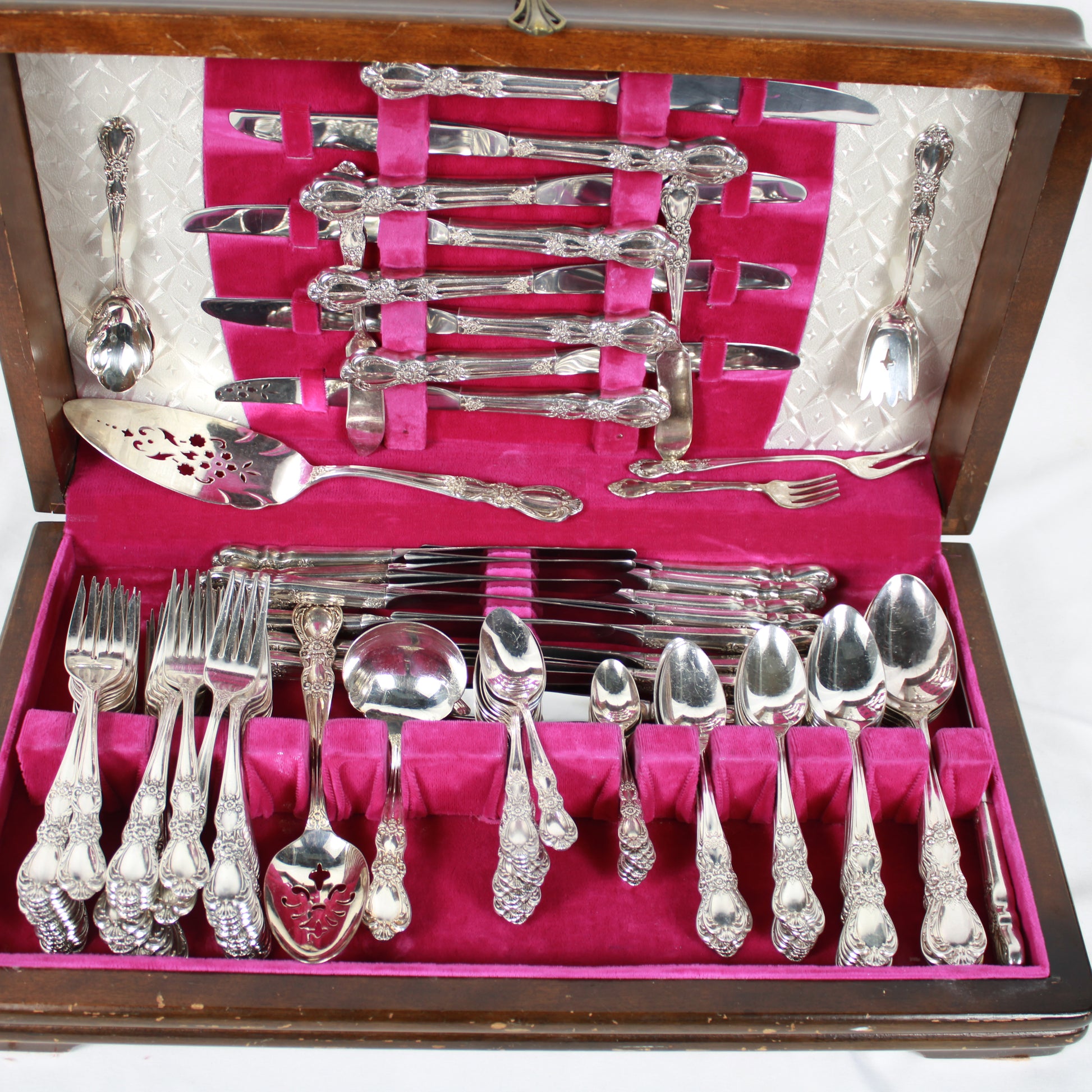 1847 Rogers Bros Heritage Silver plate Flatware Set 0f 131 Pcs
