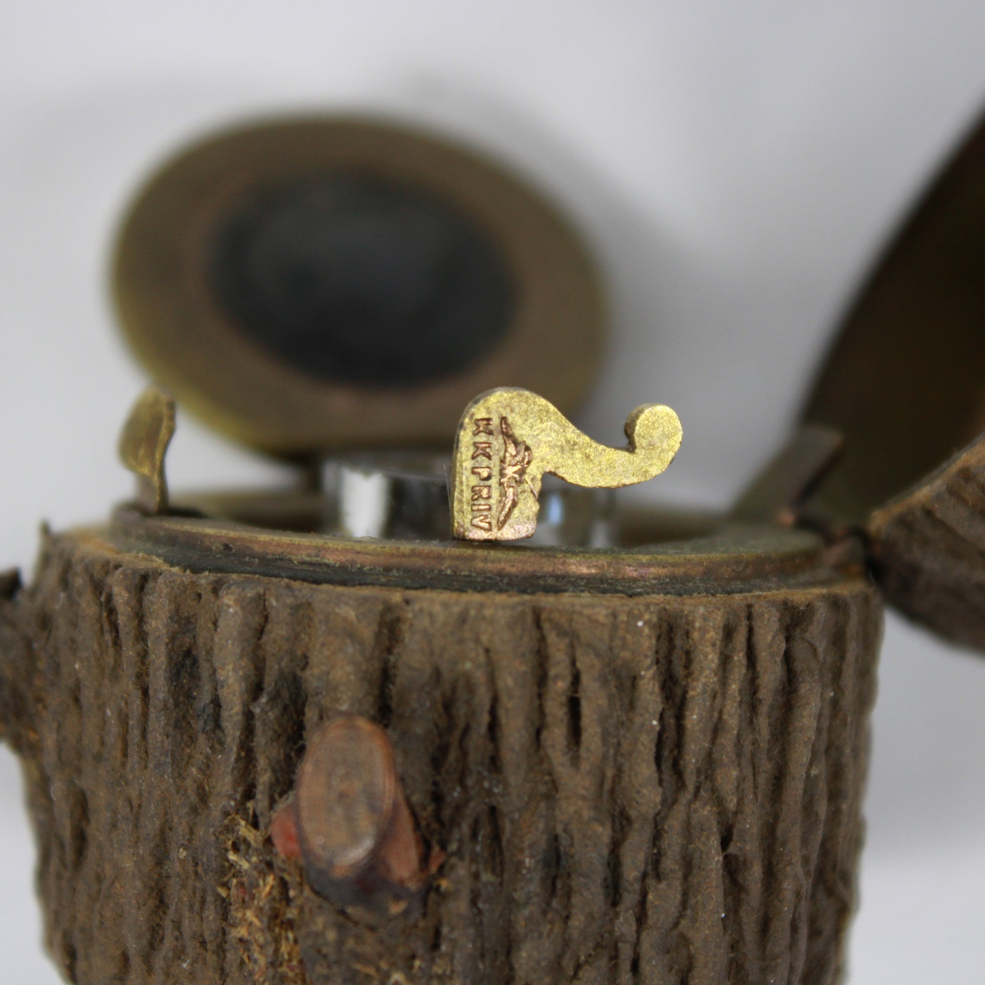19th C Austro-Hungarian Faux Bark Travelling Inkwell – Montreux Floral Lid