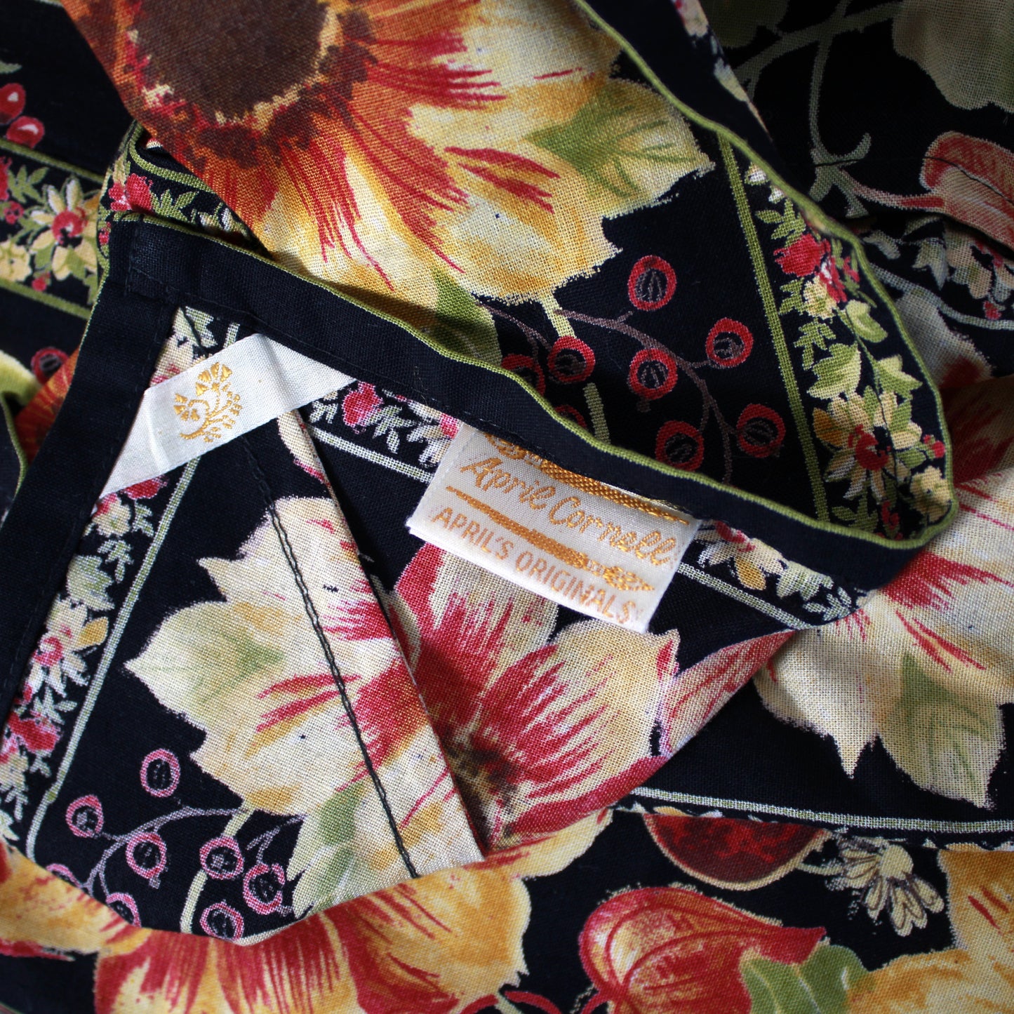 April Cornell Floral and Fruit Cotton Tablecloth 138 cm x 138 cm