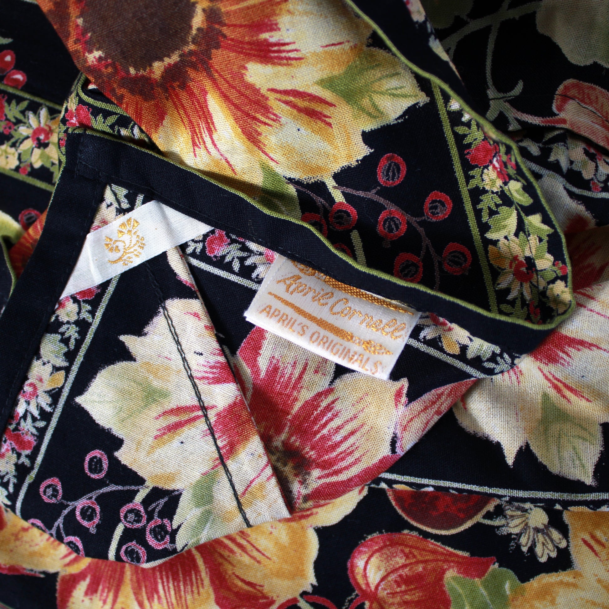 April Cornell Floral and Fruit Cotton Tablecloth 138 cm x 138 cm