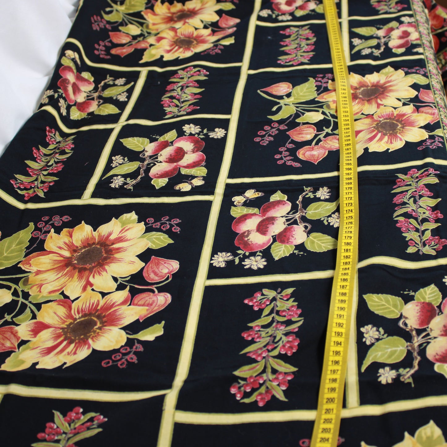 April Cornell Sunflower & Harvest Floral 100% Cotton Rectangular Tablecloth 150 x 225 cm